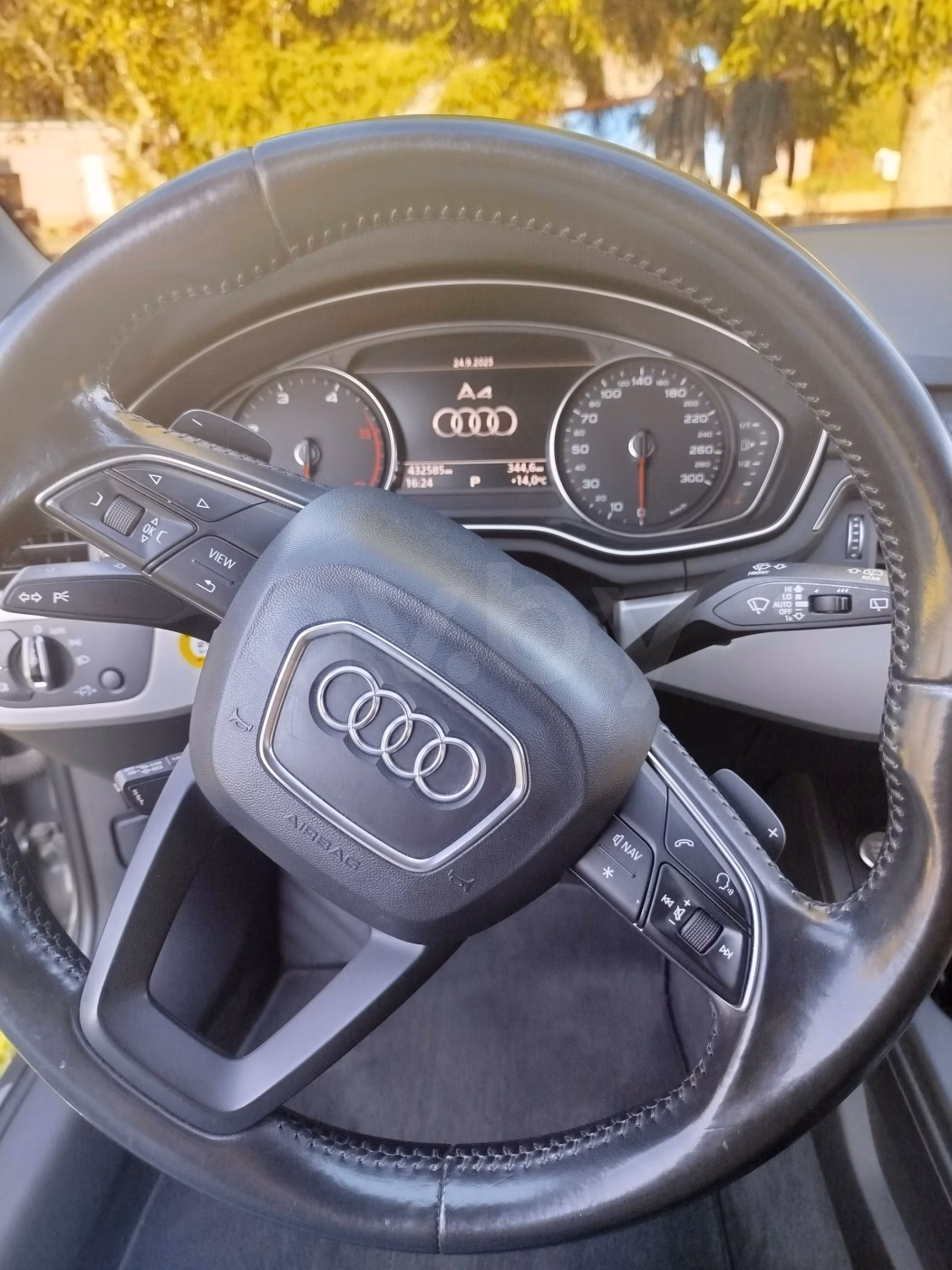 Audi A4 фото 9