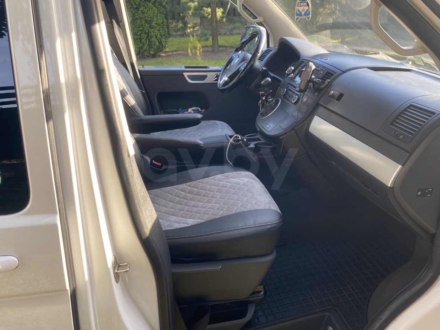 Volkswagen Multivan фото 15