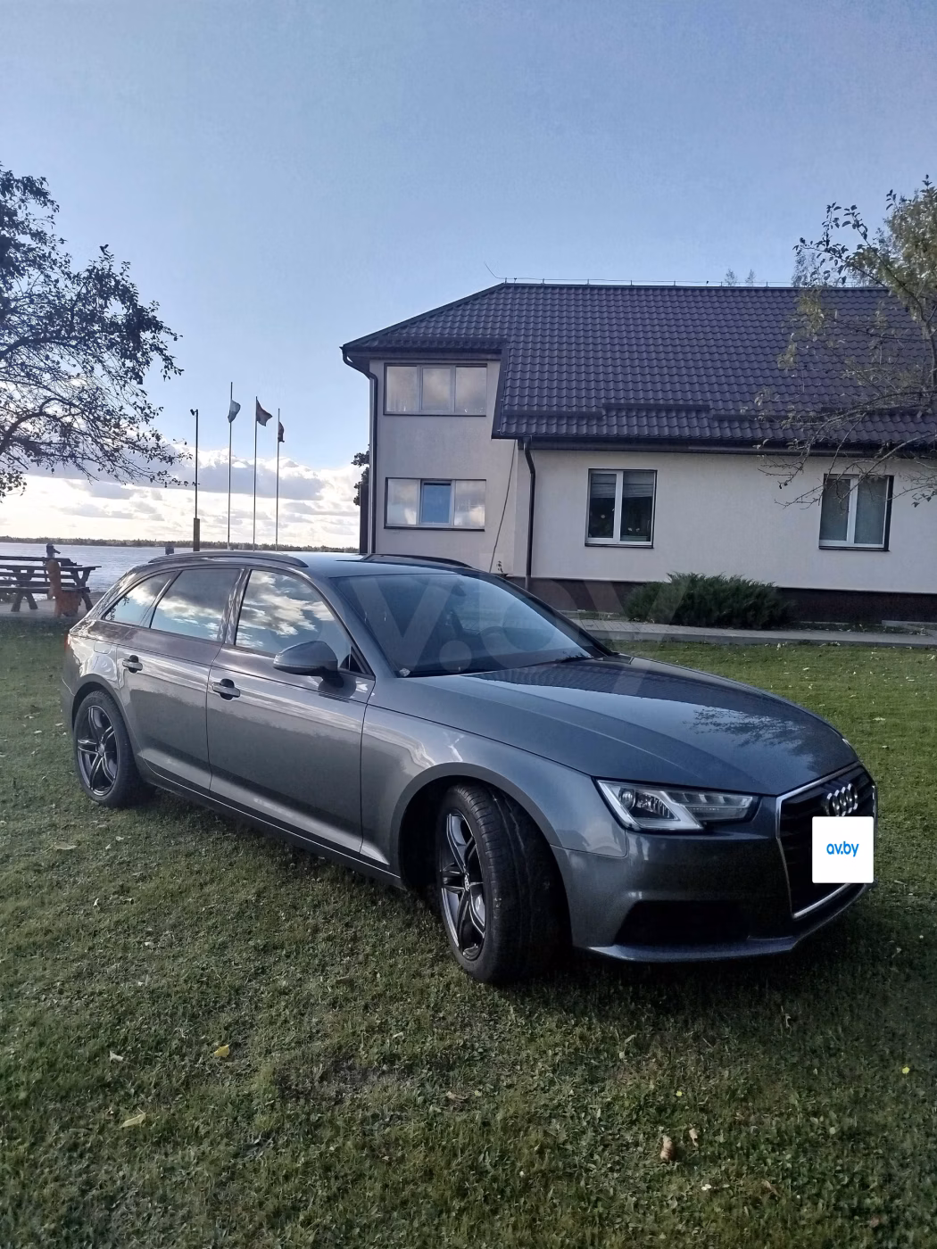 Audi A4 фото 11