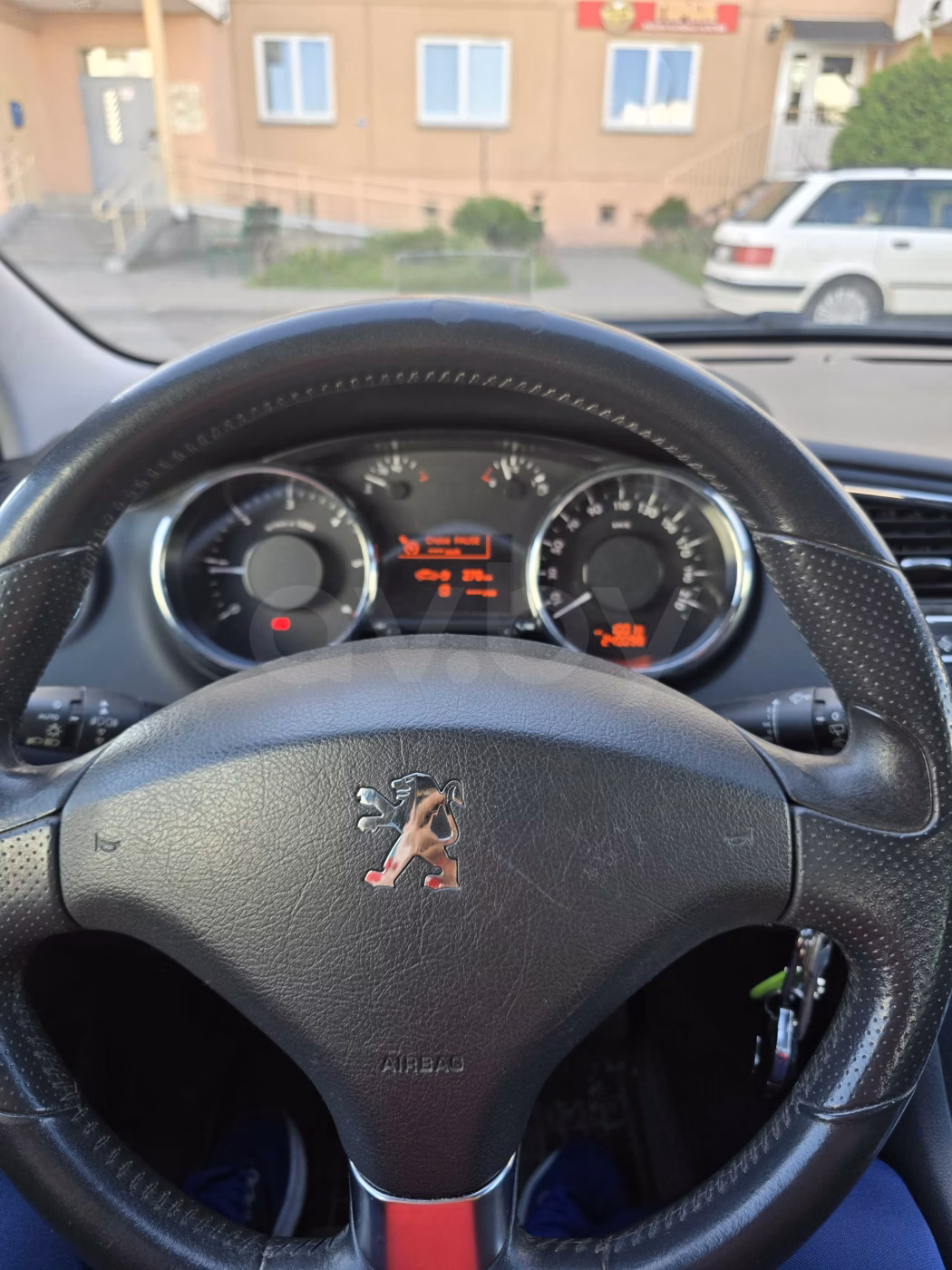 Peugeot 5008 фото 7