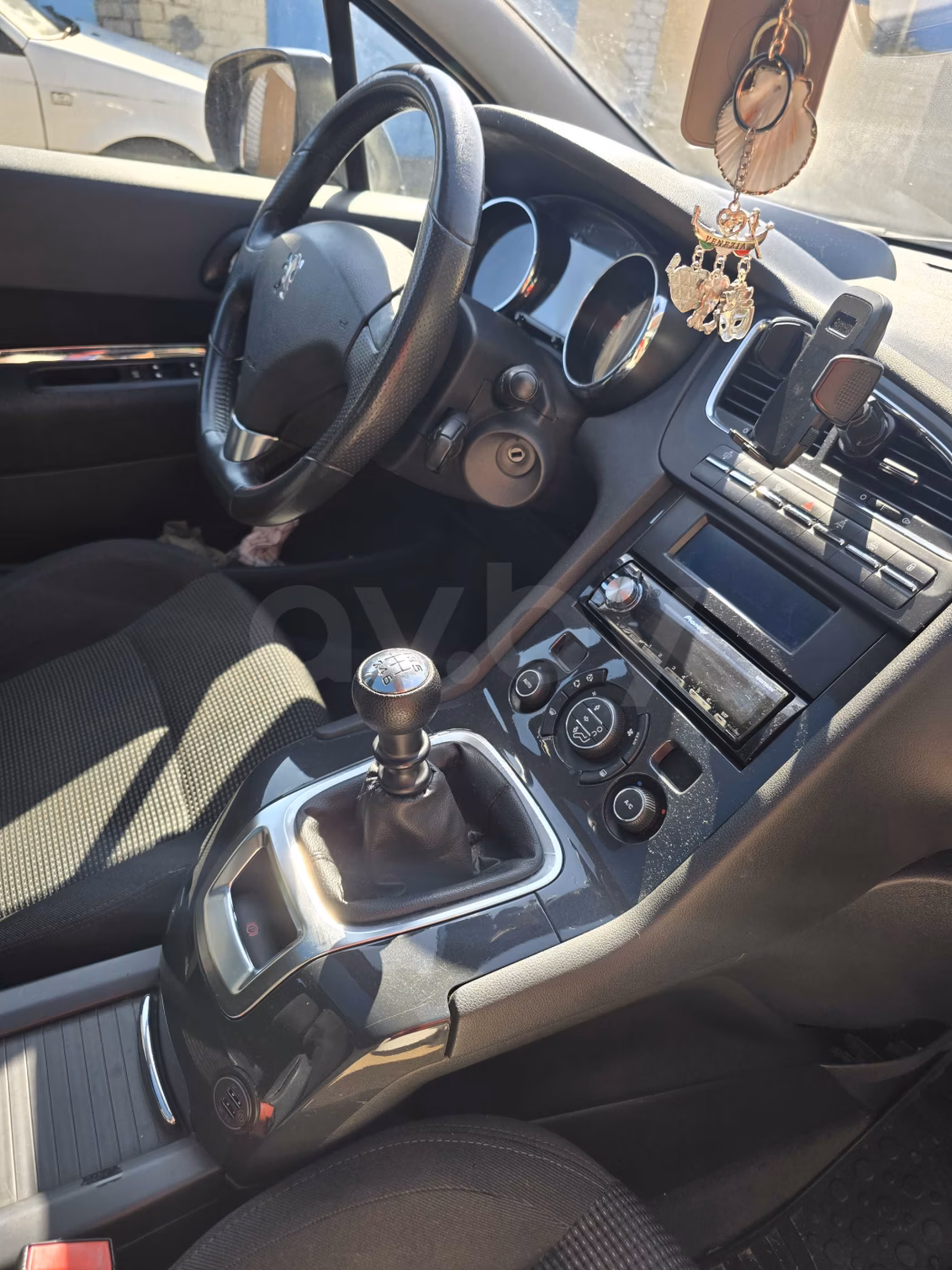 Peugeot 5008 фото 12