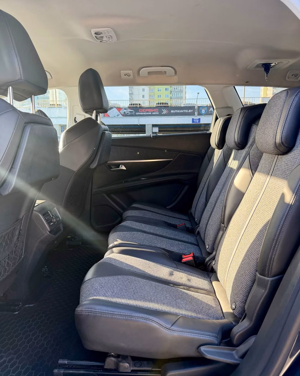 Peugeot 5008 фото 11