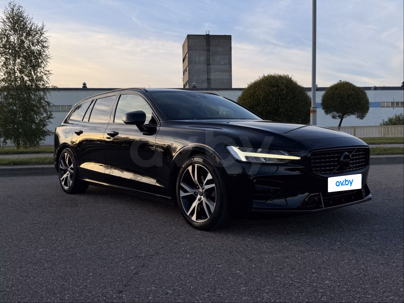 Volvo V60 фото 2