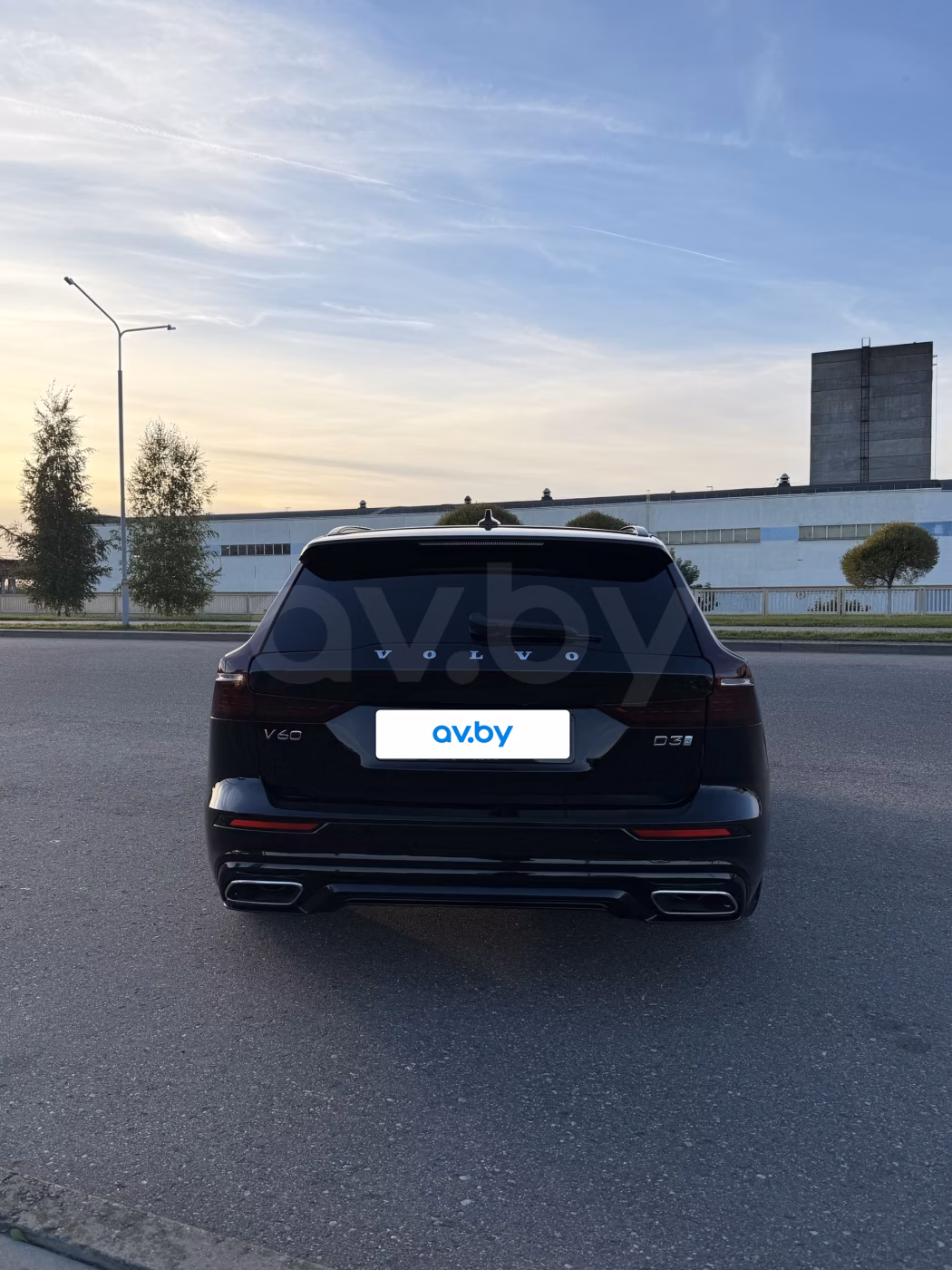 Volvo V60 фото 8