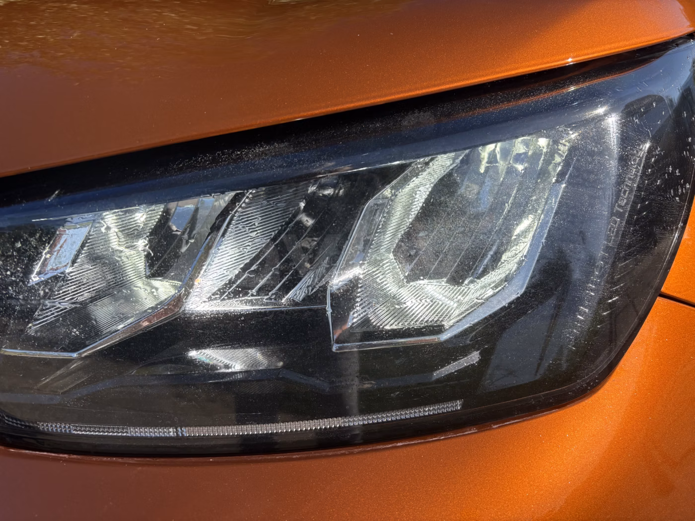 Peugeot 2008 фото 9