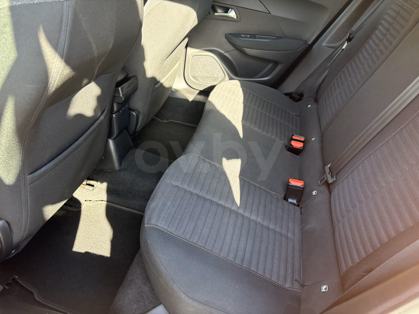Peugeot 2008 фото 11