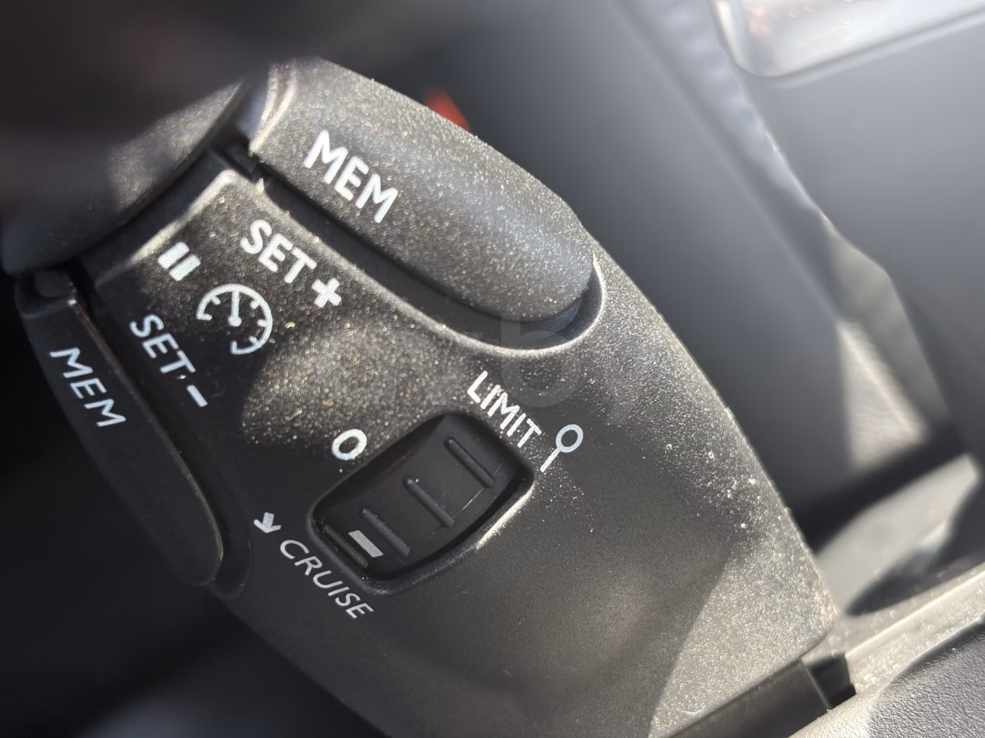 Peugeot 2008 фото 23