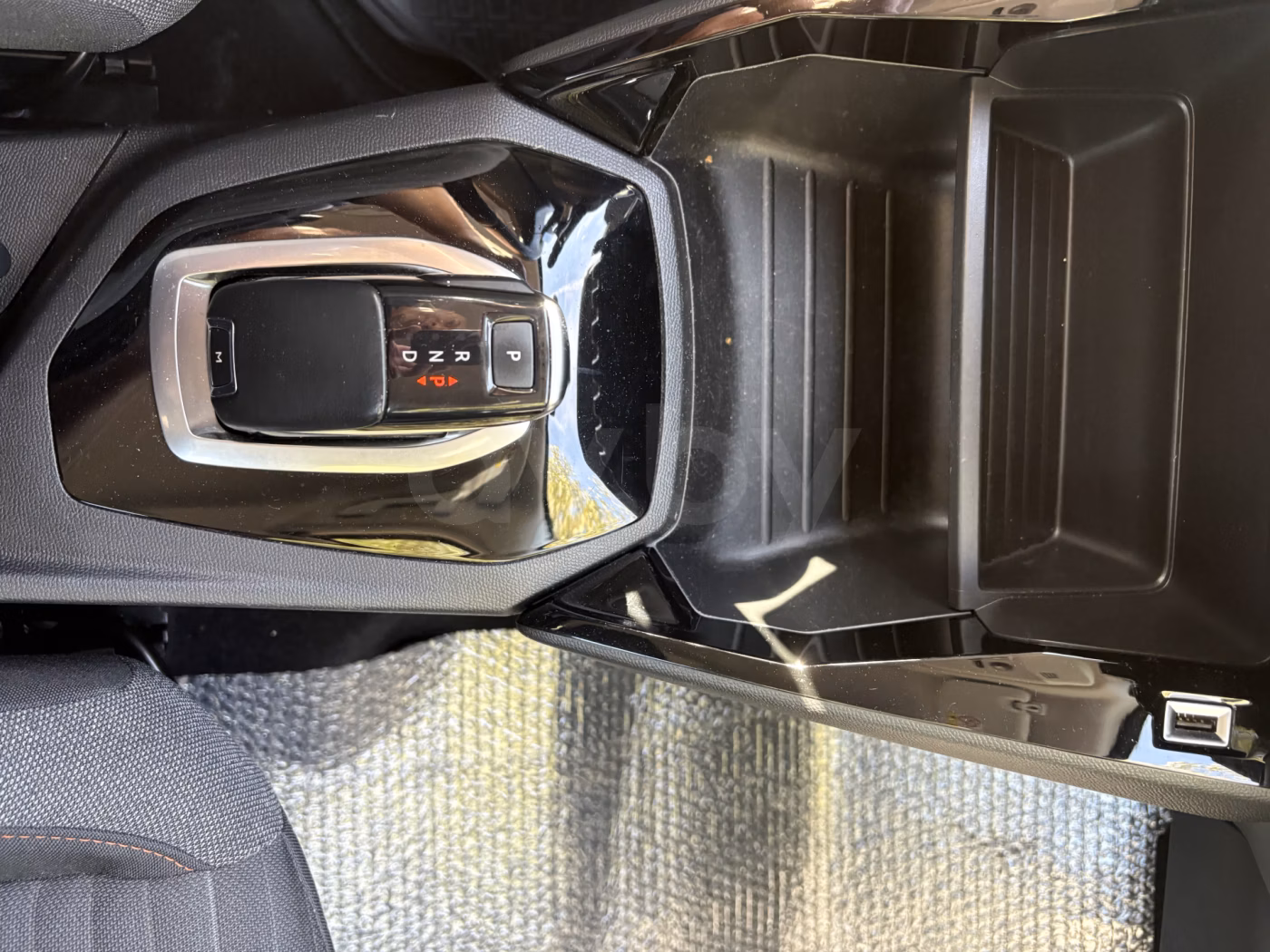 Peugeot 2008 фото 19