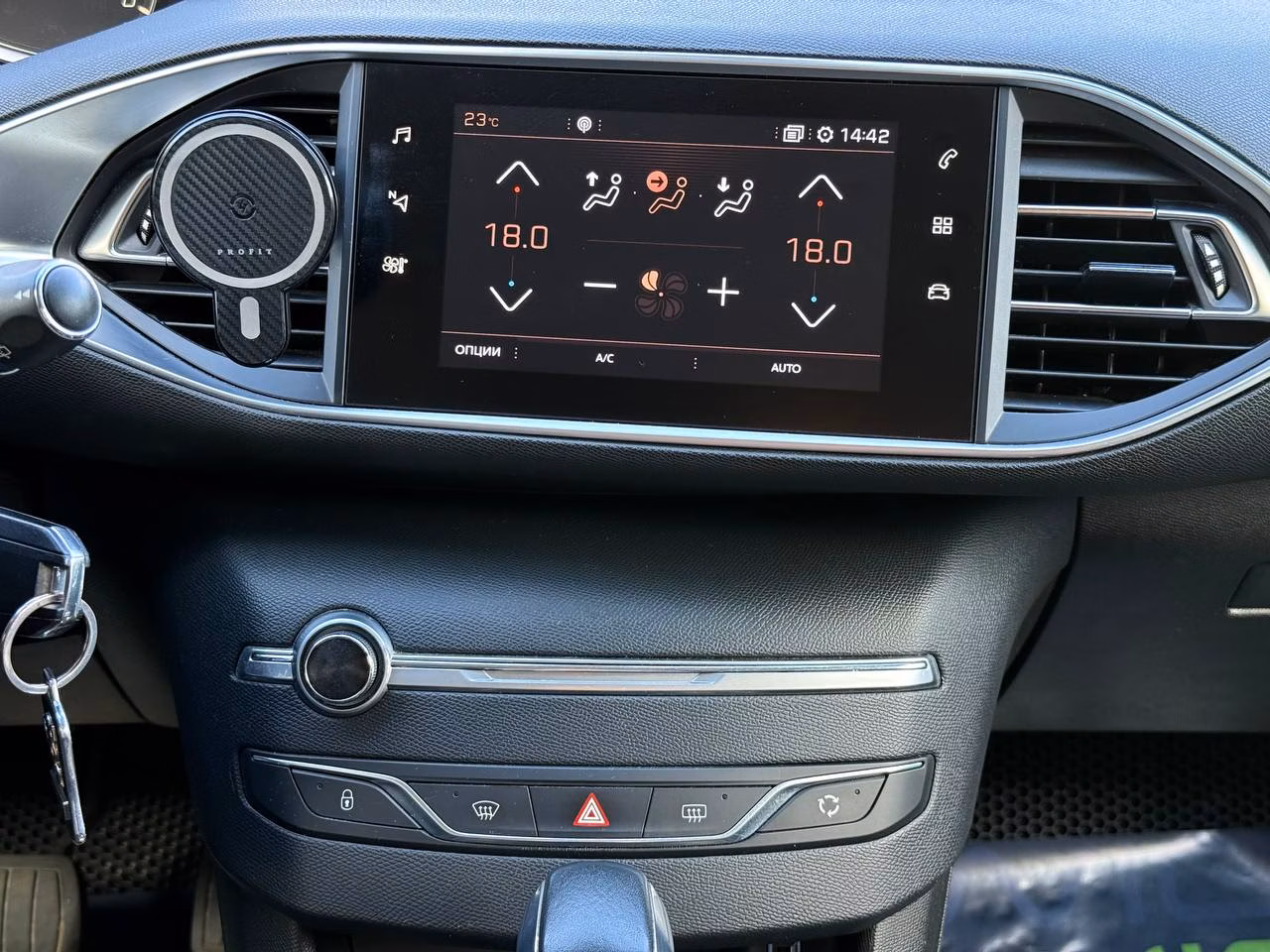 Peugeot 308 фото 26