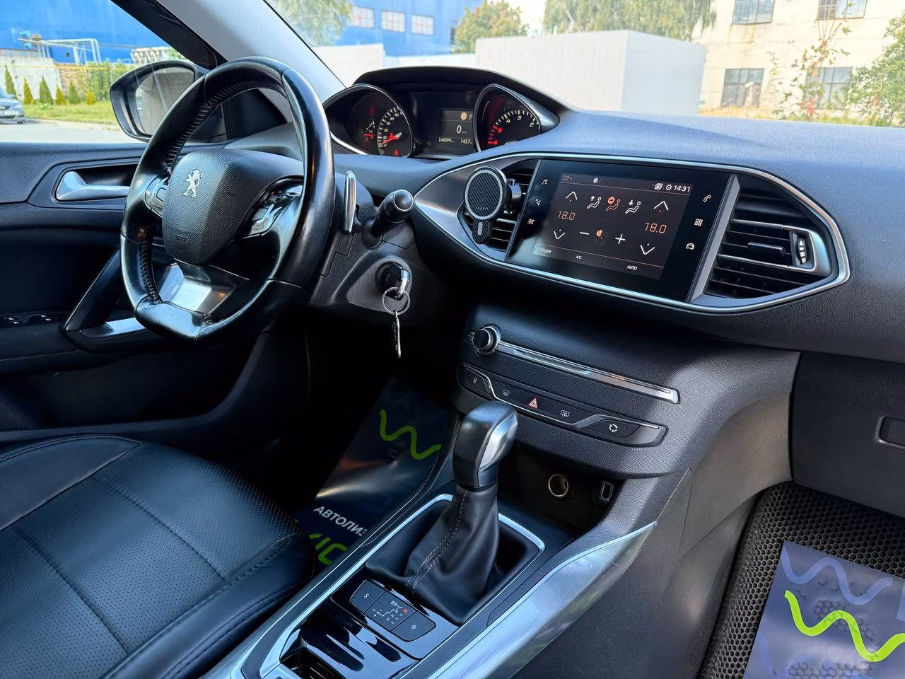 Peugeot 308 фото 20