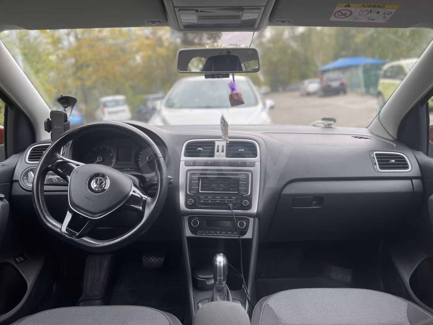 Volkswagen Polo Sedan фото 6