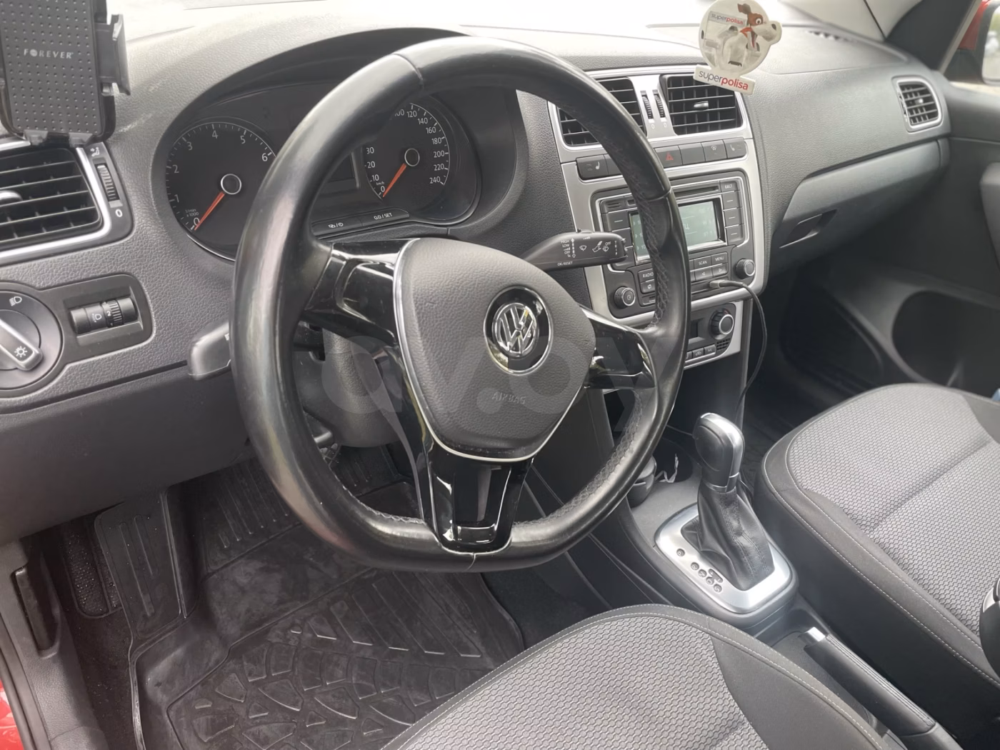 Volkswagen Polo Sedan фото 2