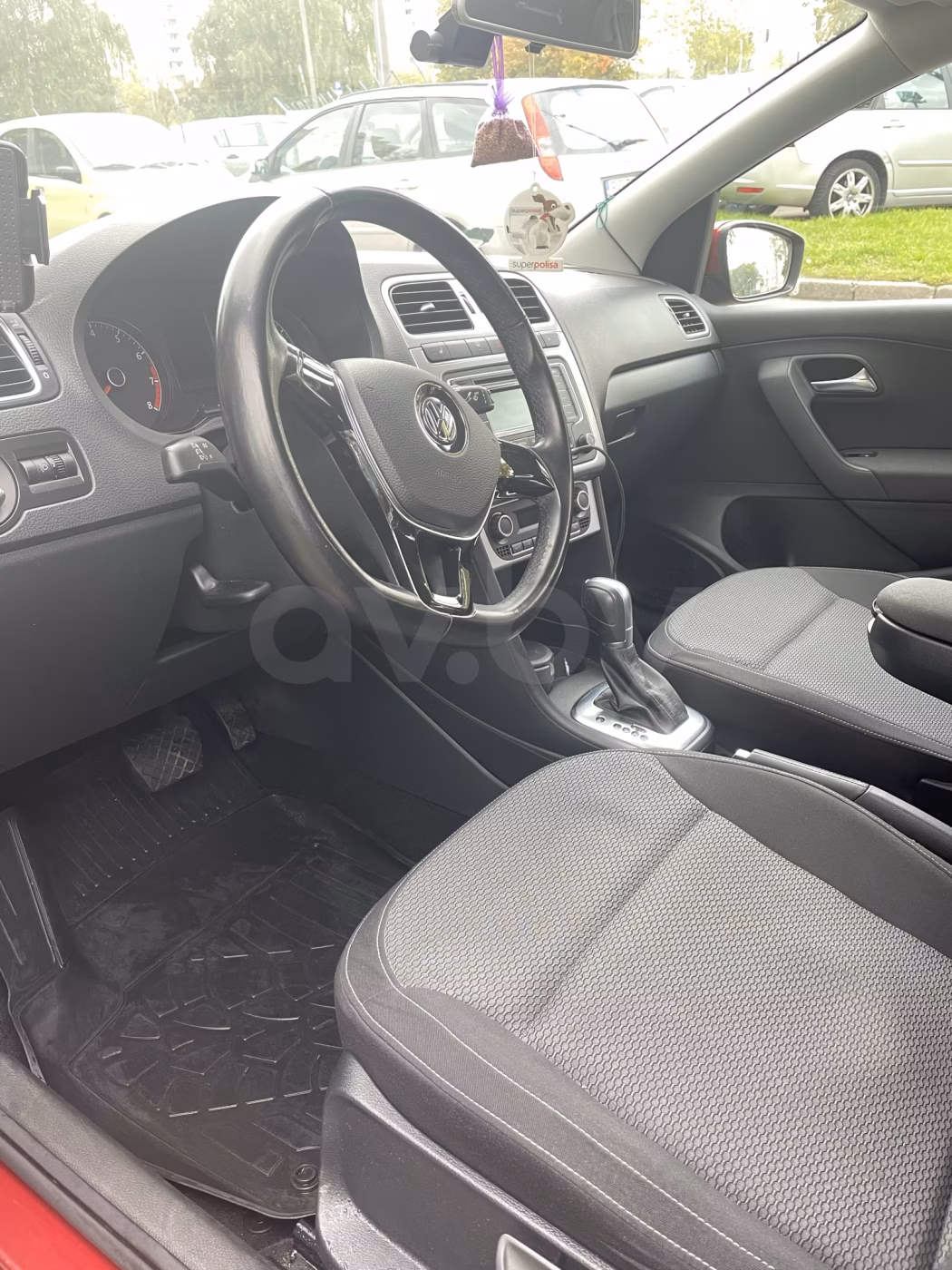 Volkswagen Polo Sedan фото 4