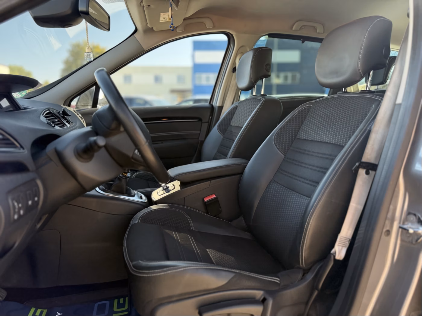 Renault Grand Scenic фото 15
