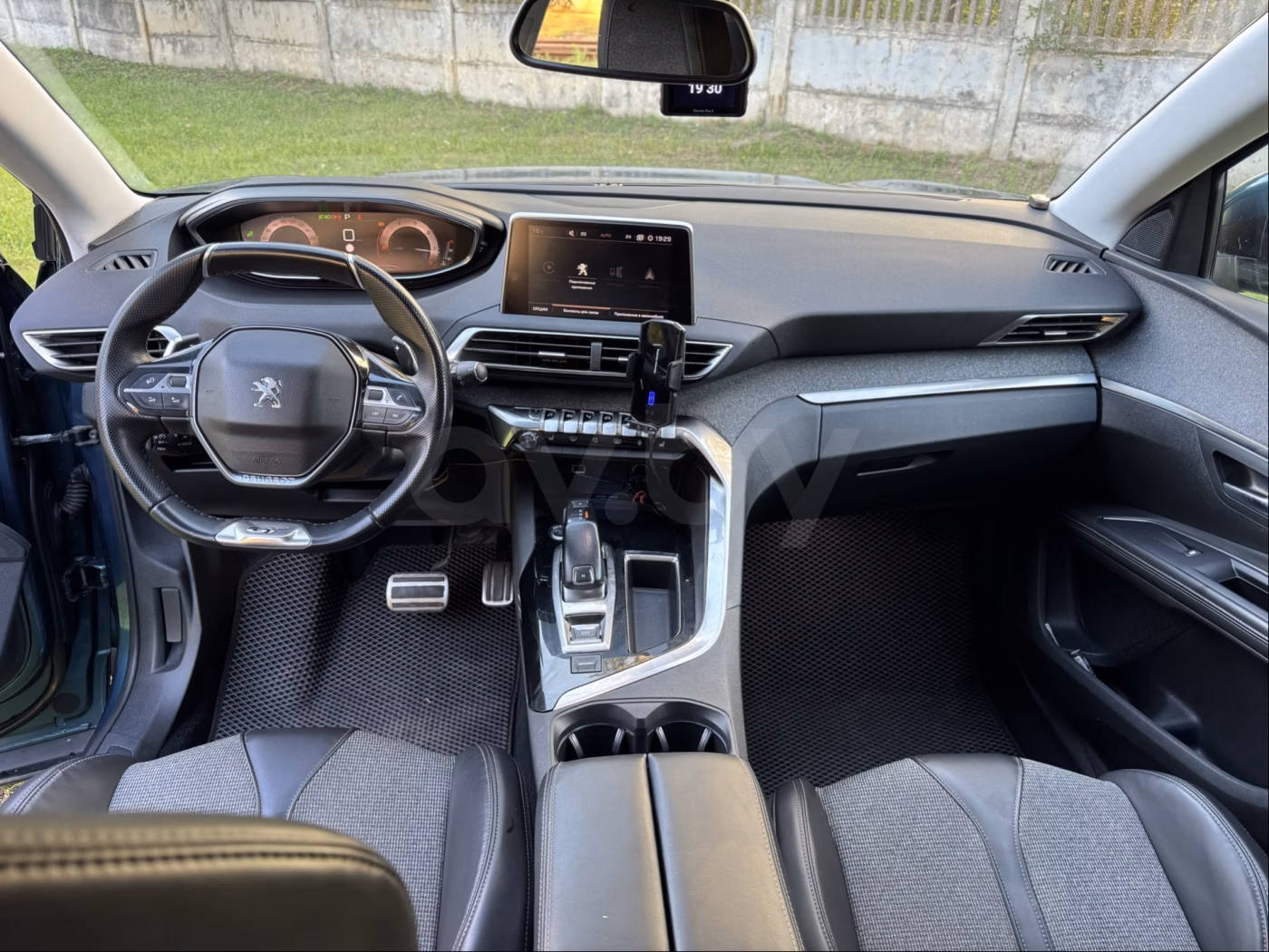 Peugeot 5008 фото 10