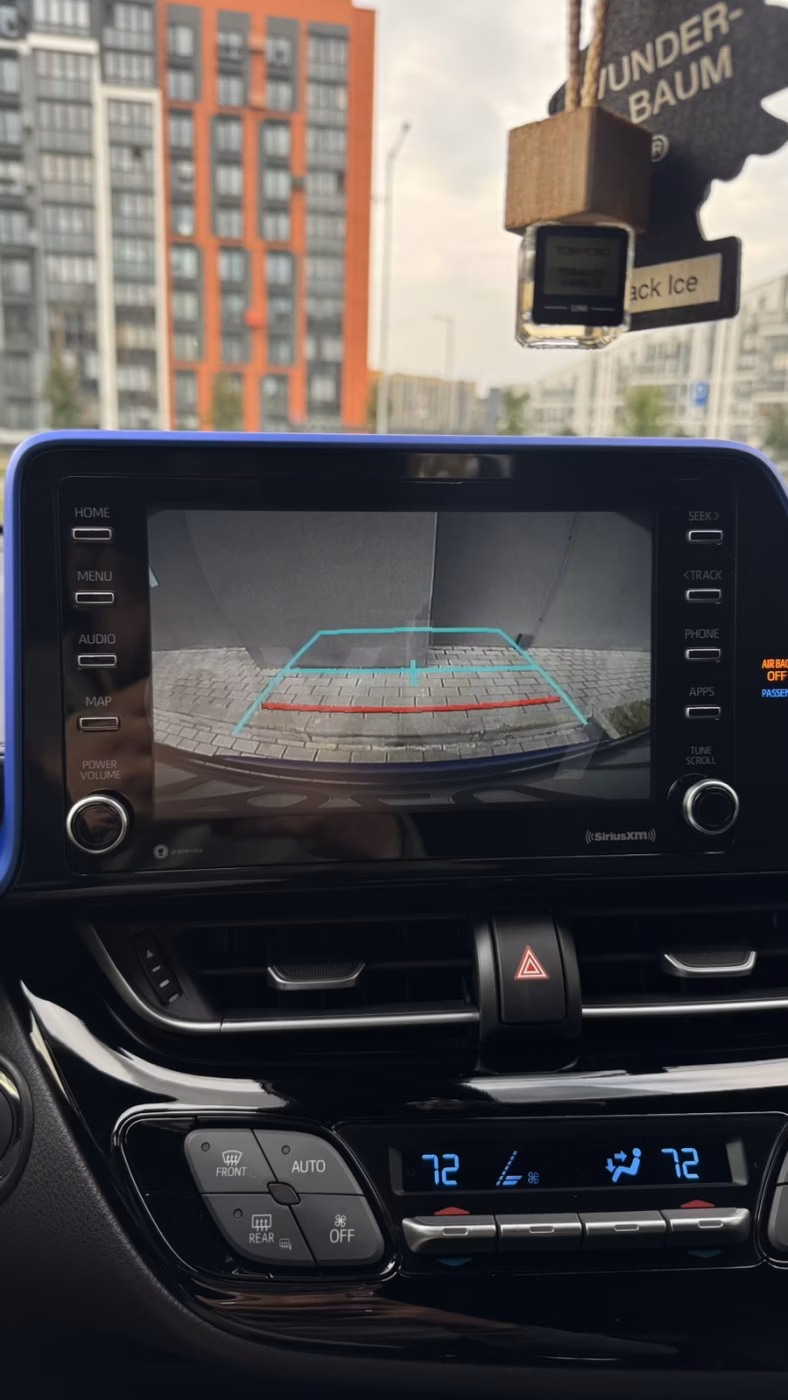 Toyota C-HR фото 17