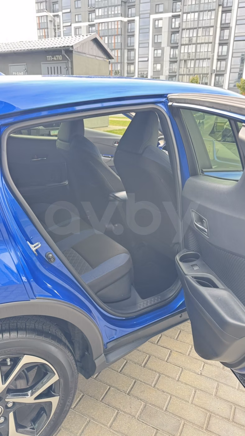 Toyota C-HR фото 12
