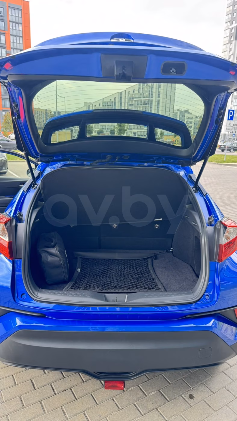 Toyota C-HR фото 11