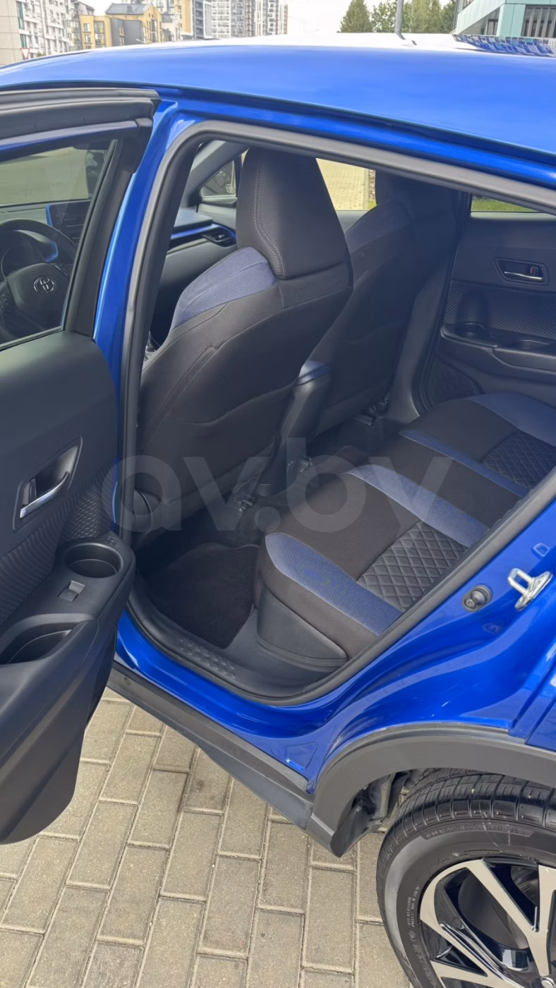 Toyota C-HR фото 10