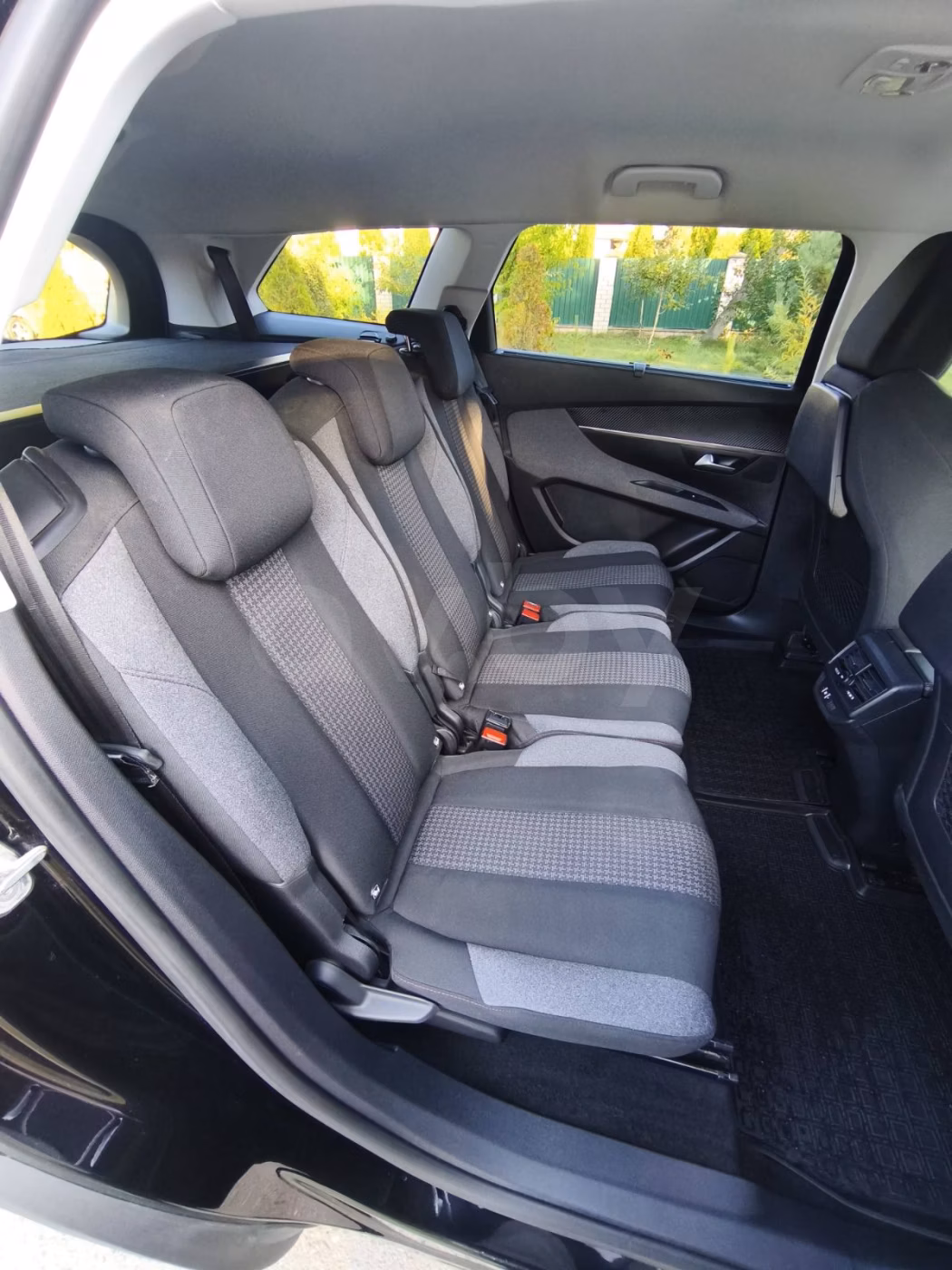Peugeot 5008 фото 12