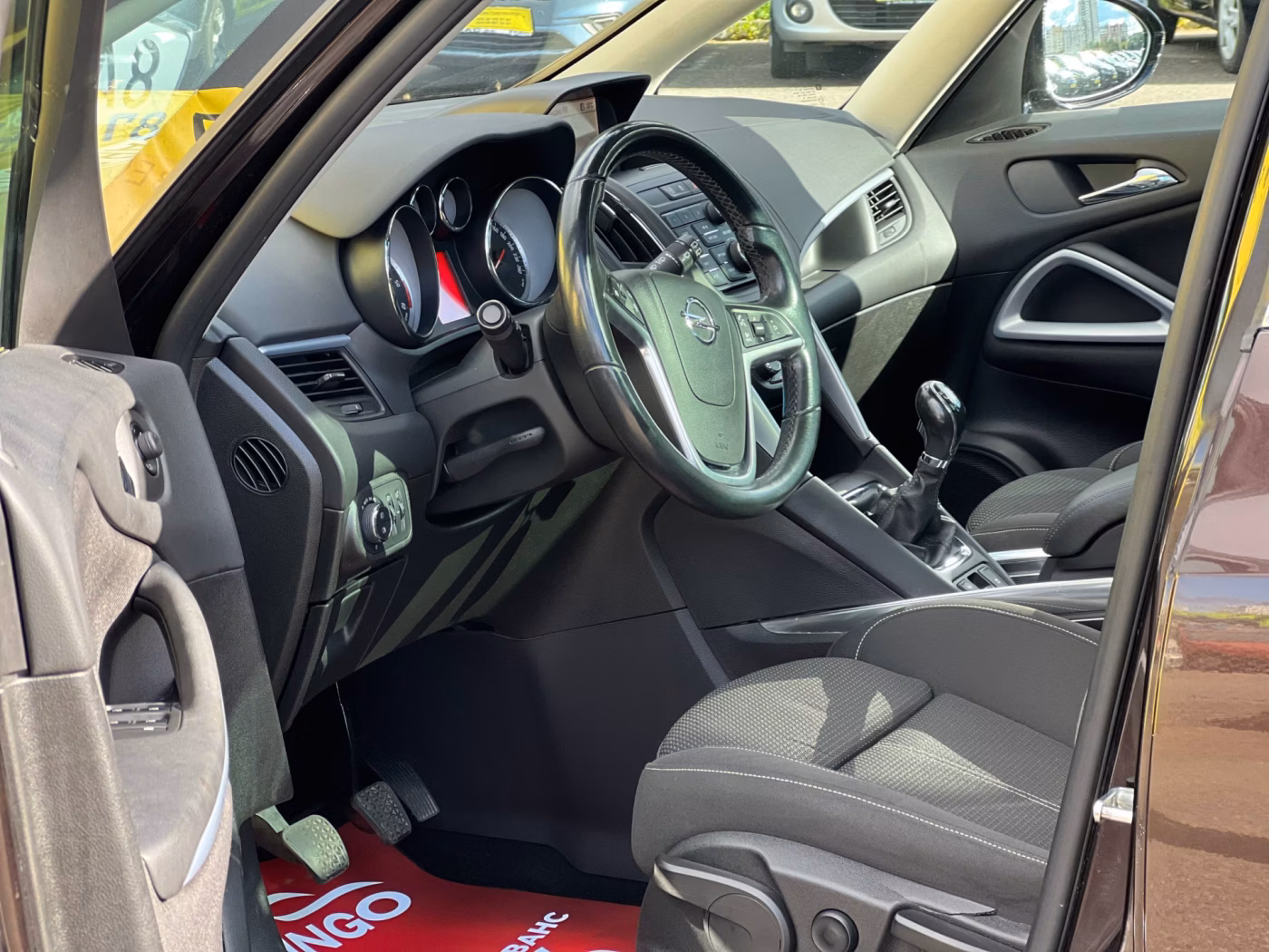 Opel Zafira фото 10