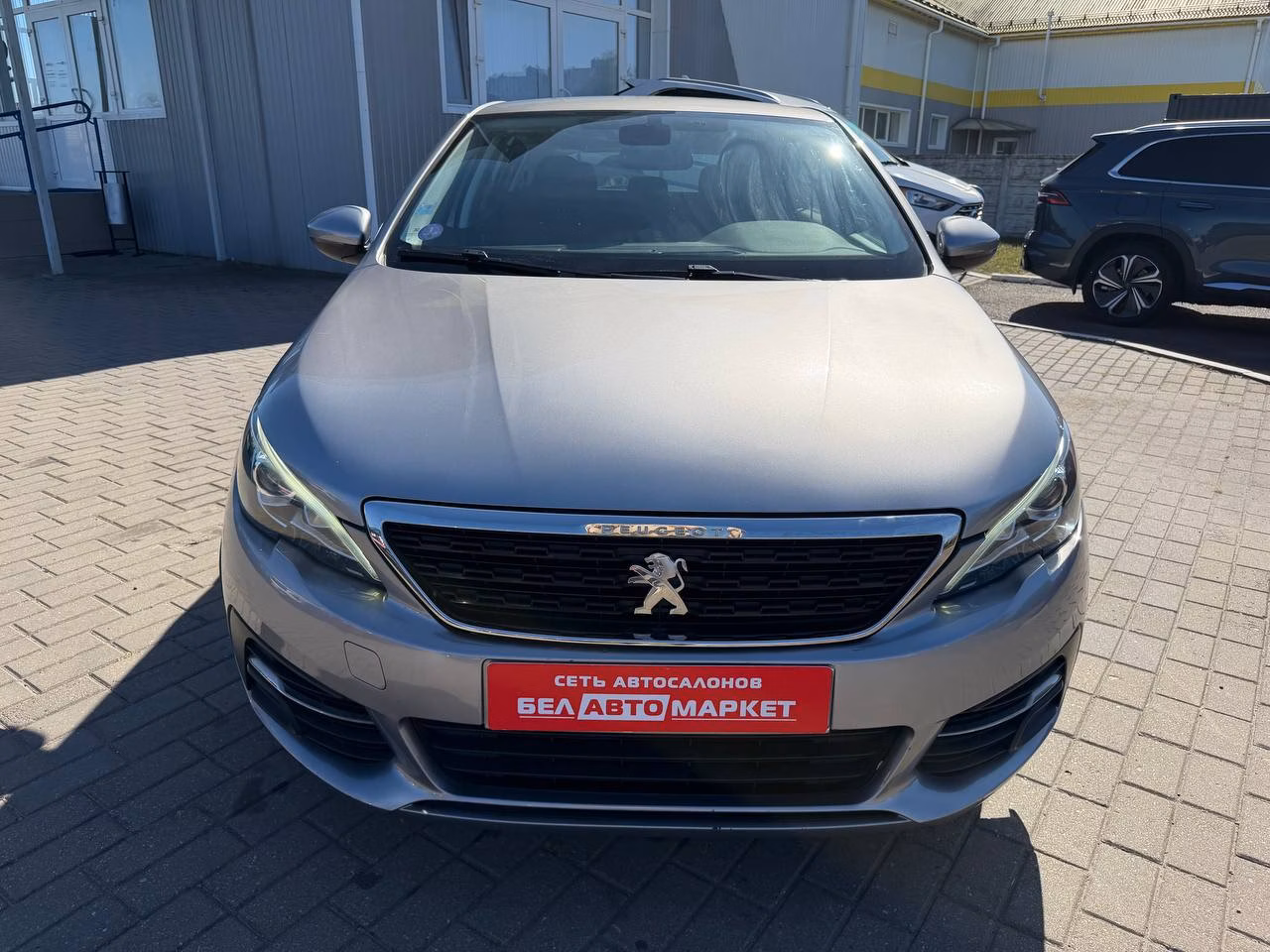 Peugeot 308 фото 2
