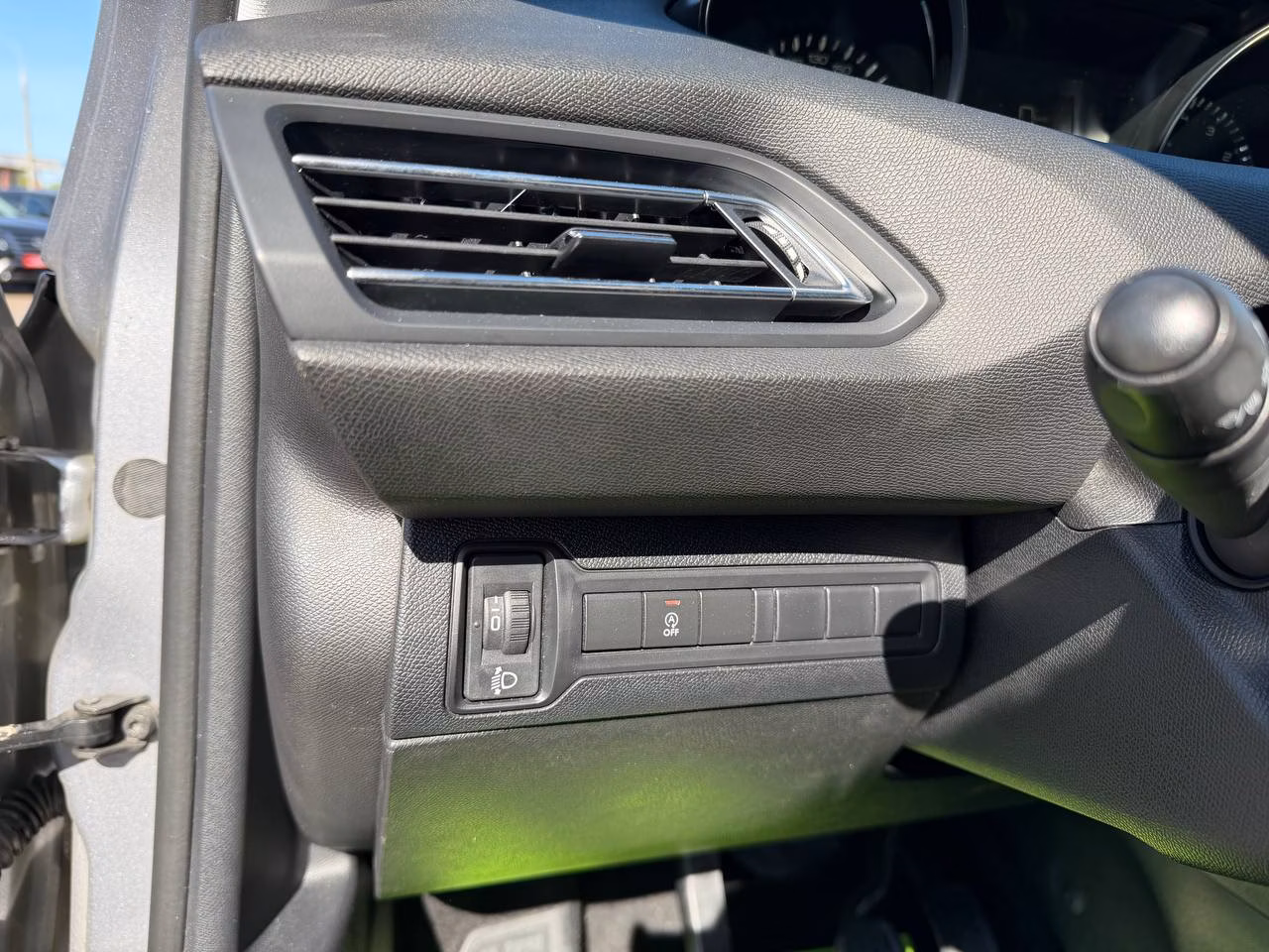 Peugeot 308 фото 14