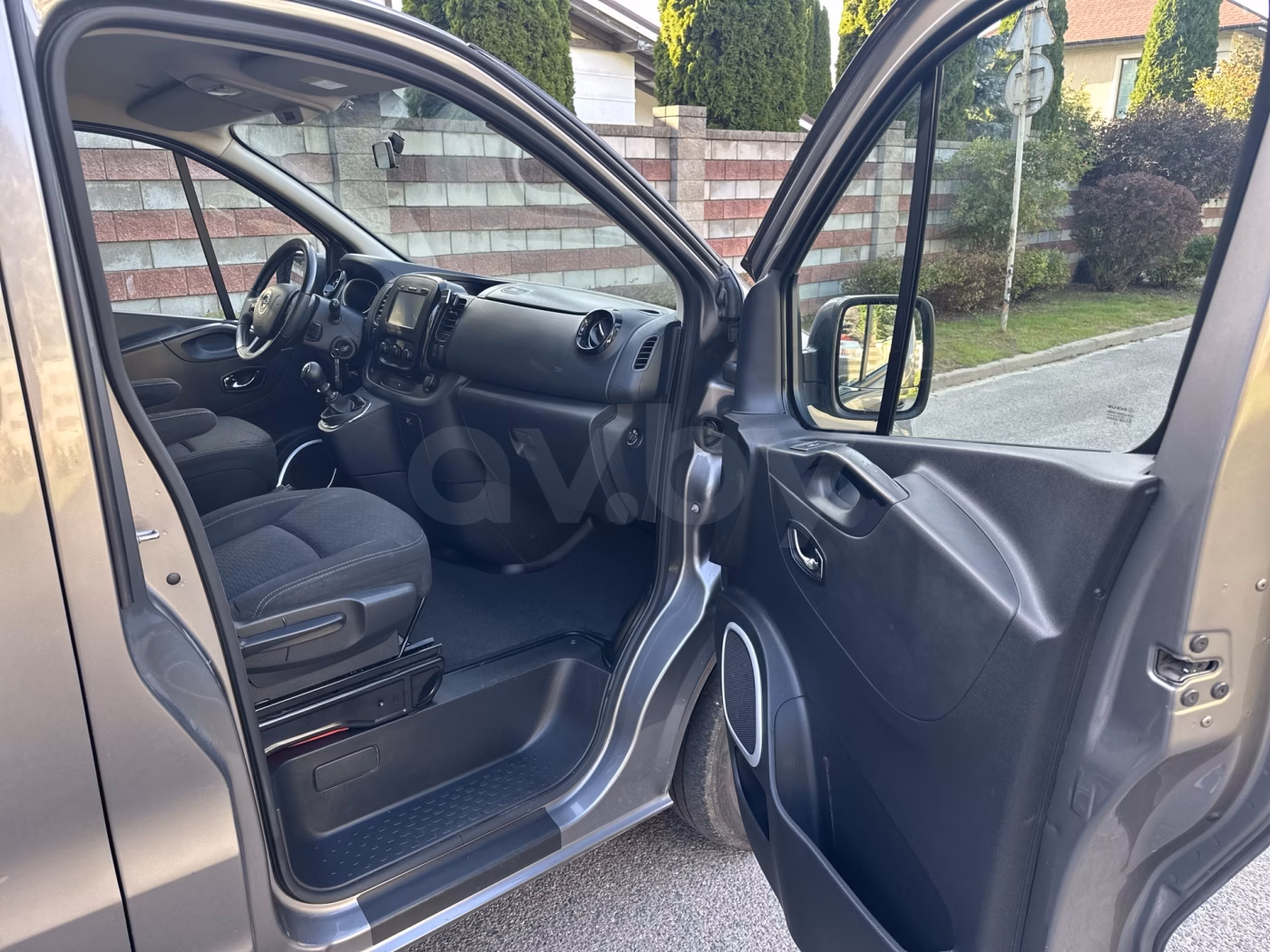 Opel Vivaro фото 6