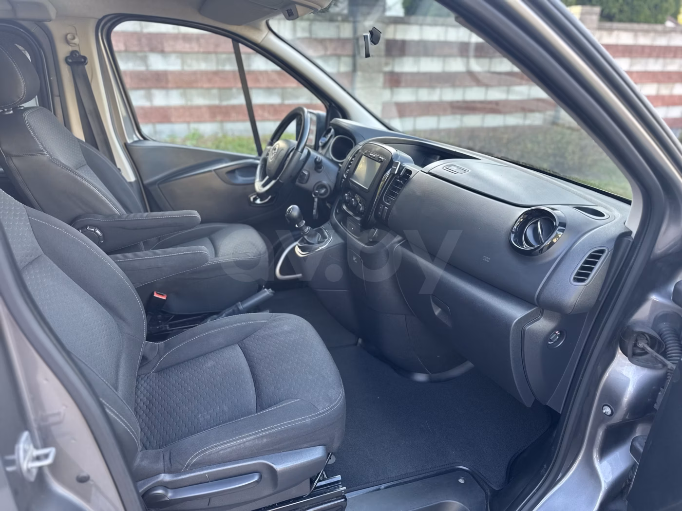 Opel Vivaro фото 10