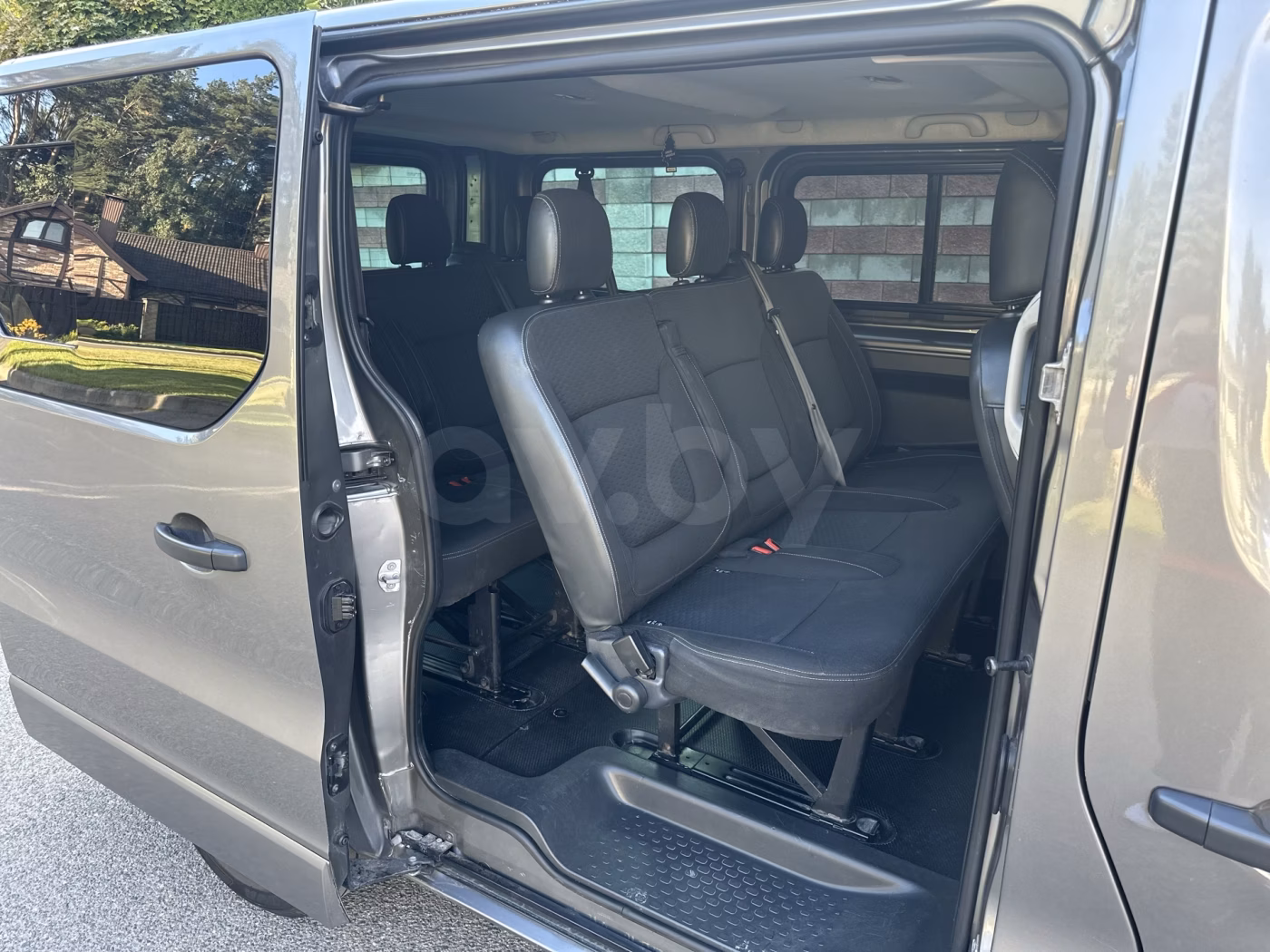 Opel Vivaro фото 12