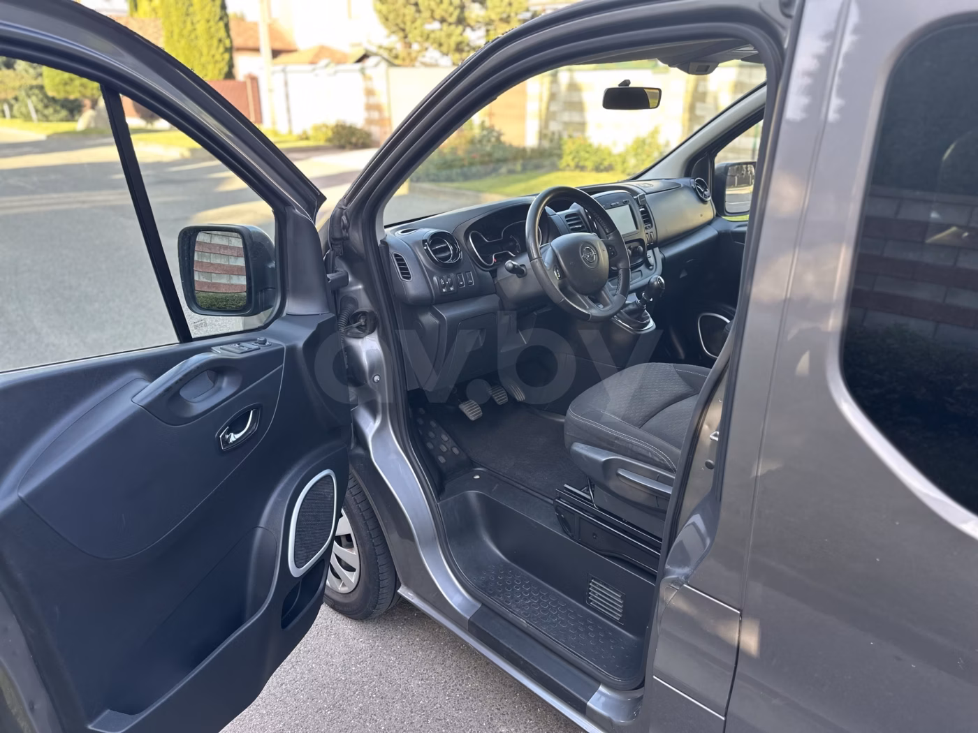 Opel Vivaro фото 14