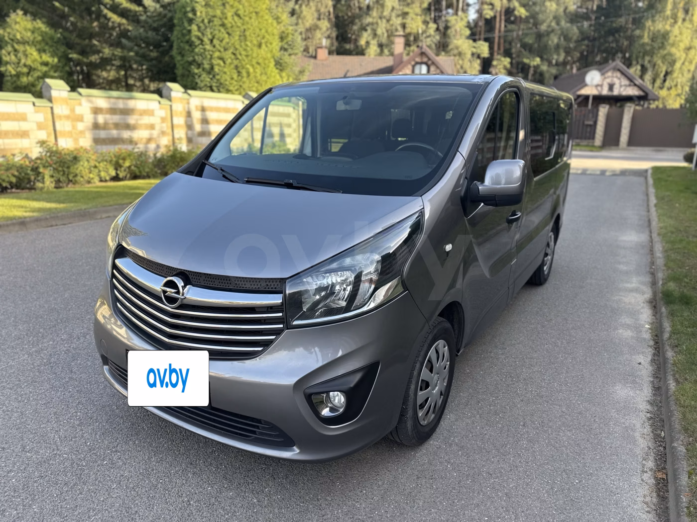 Opel Vivaro фото 16