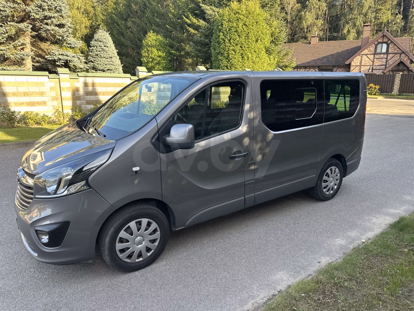 Opel Vivaro фото 9