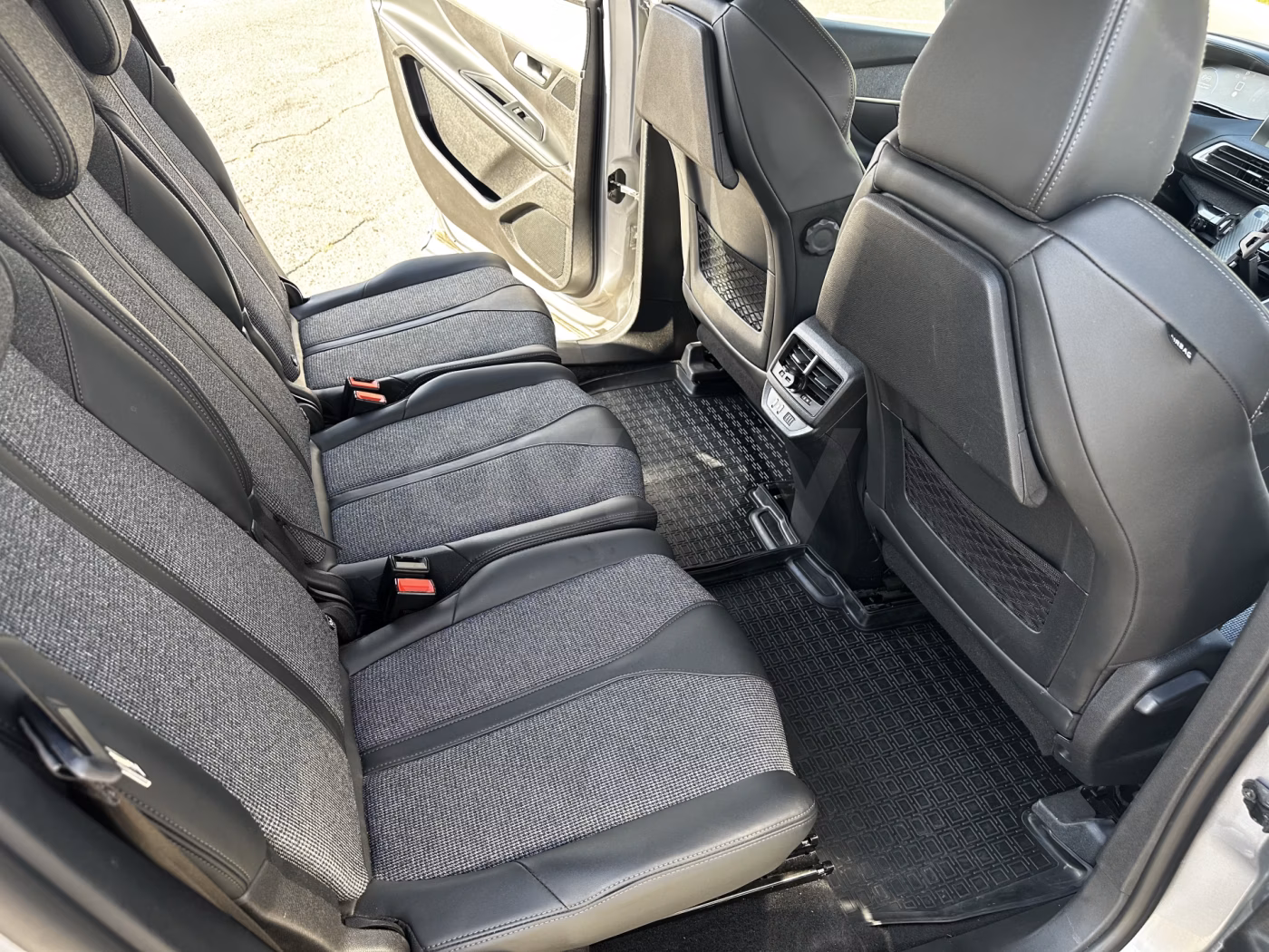 Peugeot 5008 фото 14