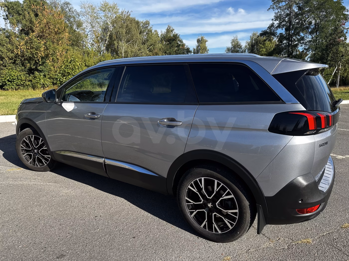 Peugeot 5008 фото 10