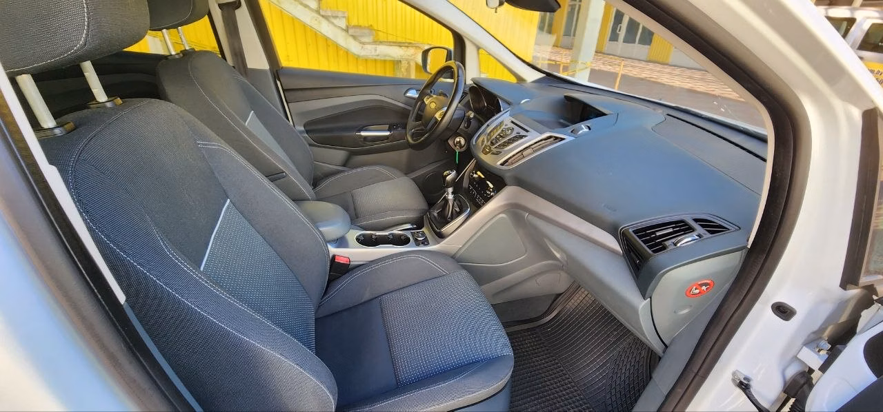 Ford C-MAX фото 10