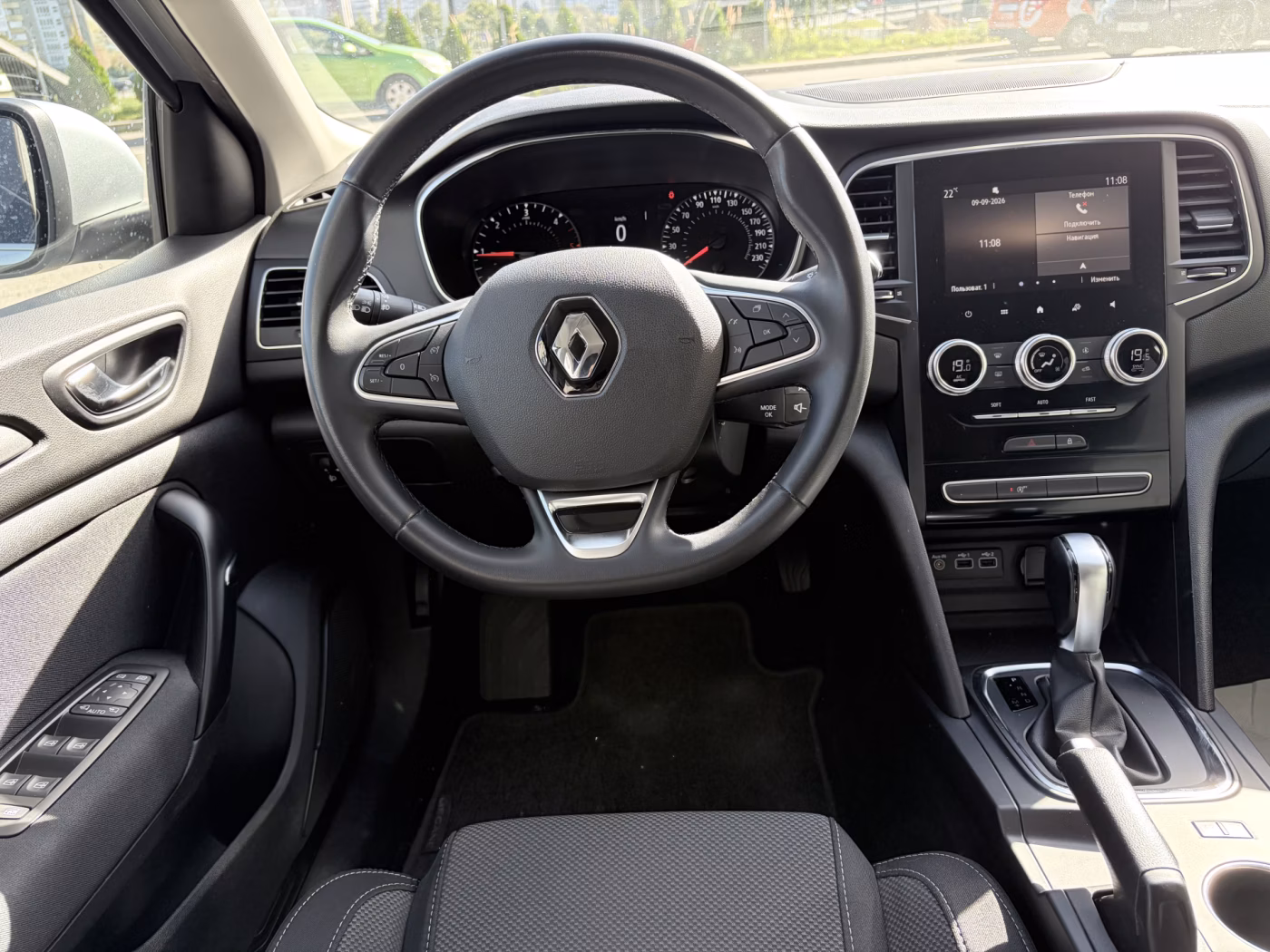 Renault Megane фото 12