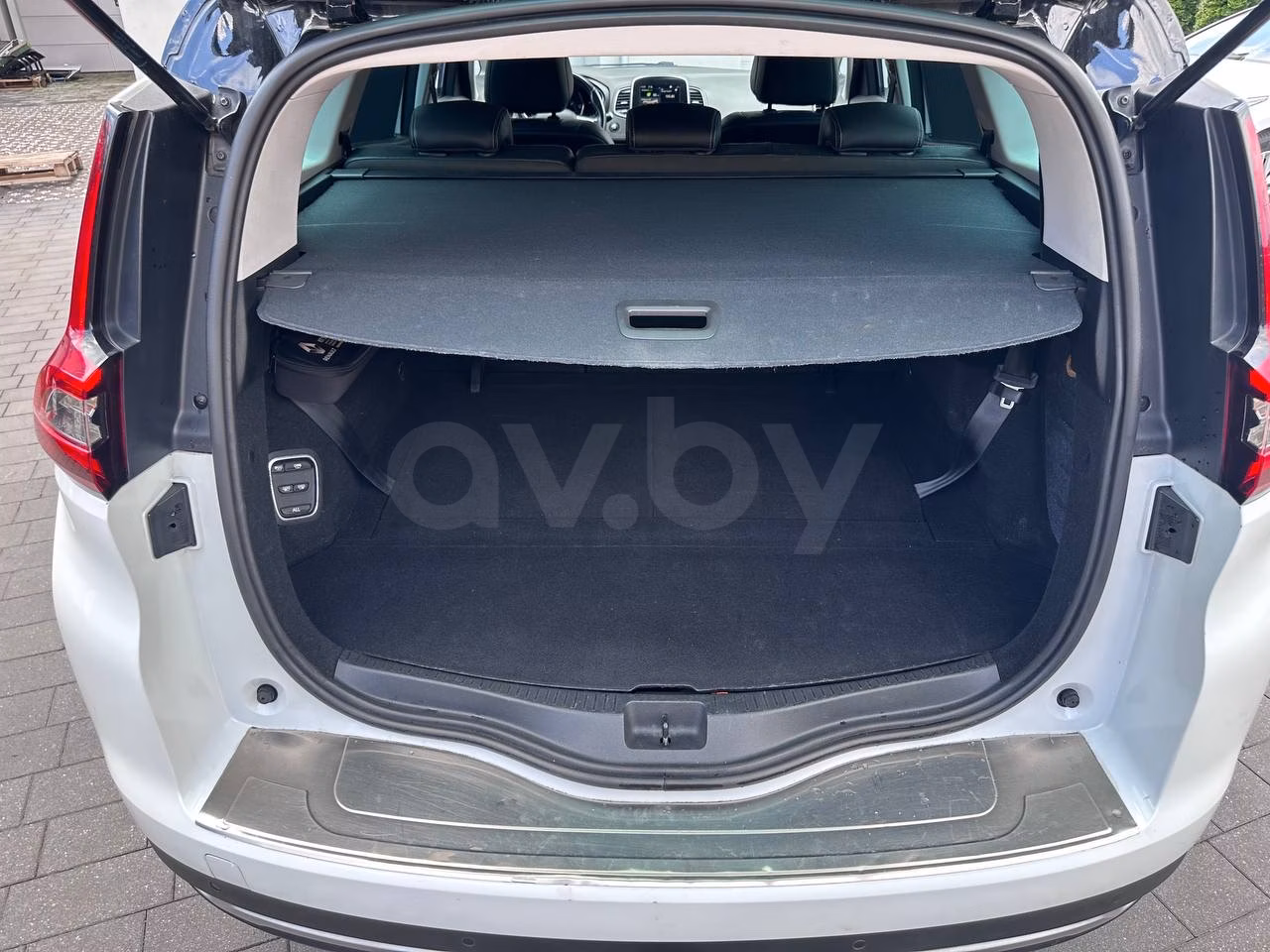 Renault Grand Scenic фото 9