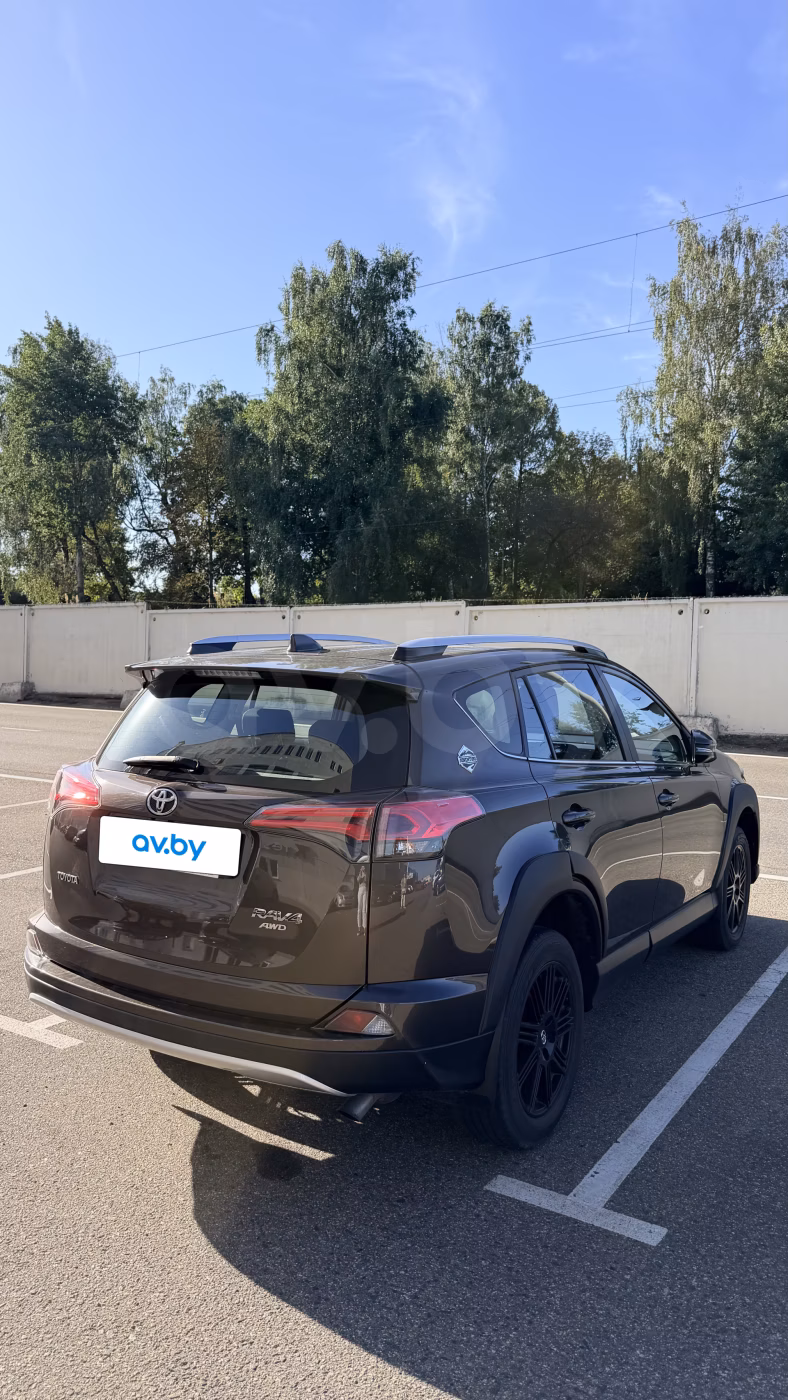 Toyota RAV4 фото 5