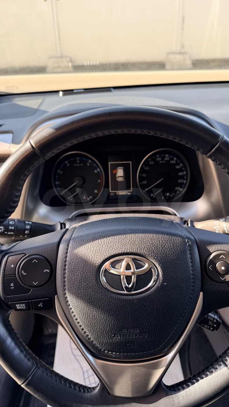 Toyota RAV4 фото 8