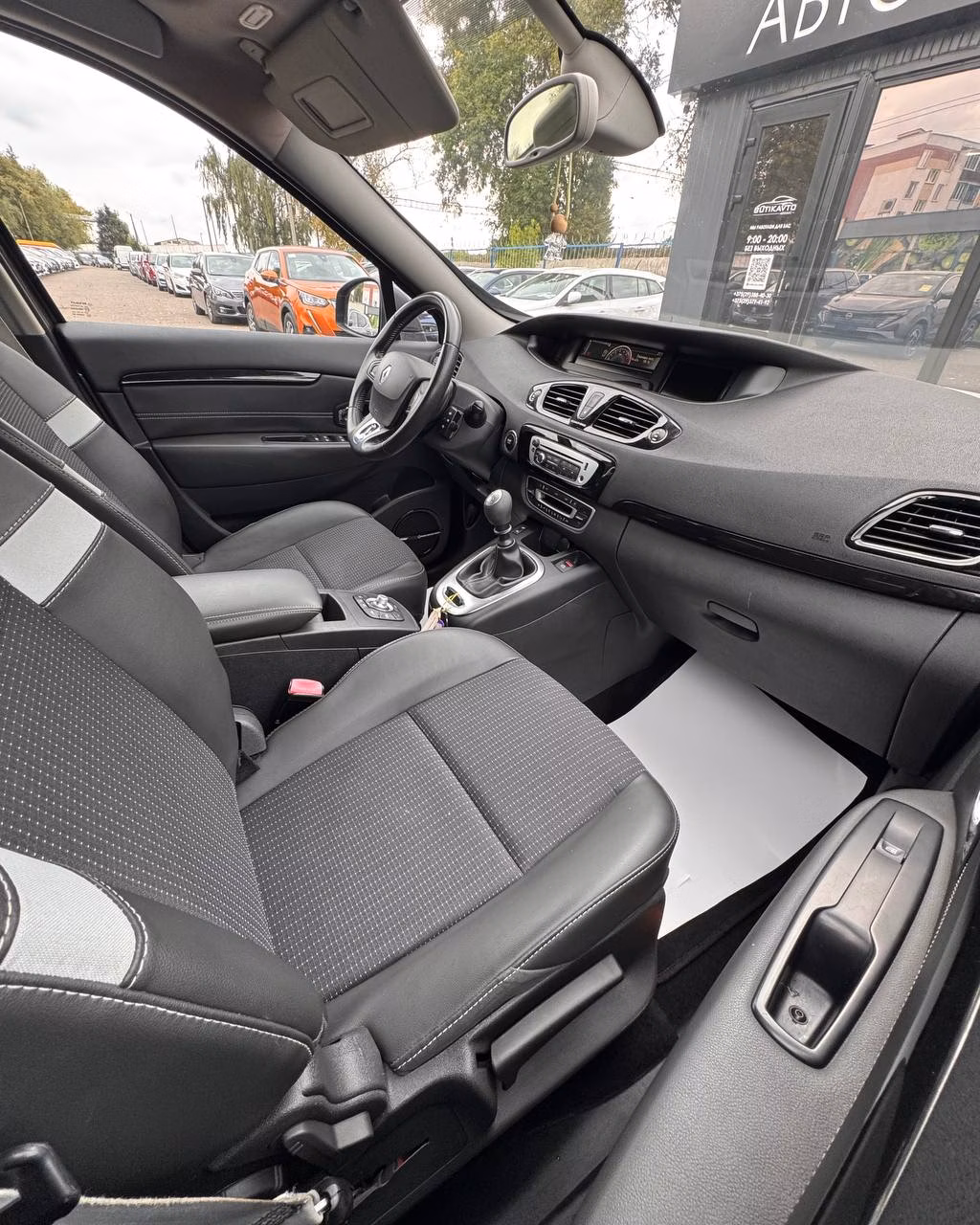 Renault Grand Scenic фото 9