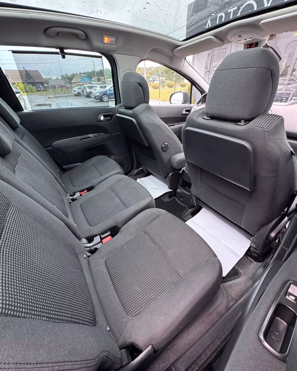 Peugeot 5008 фото 11
