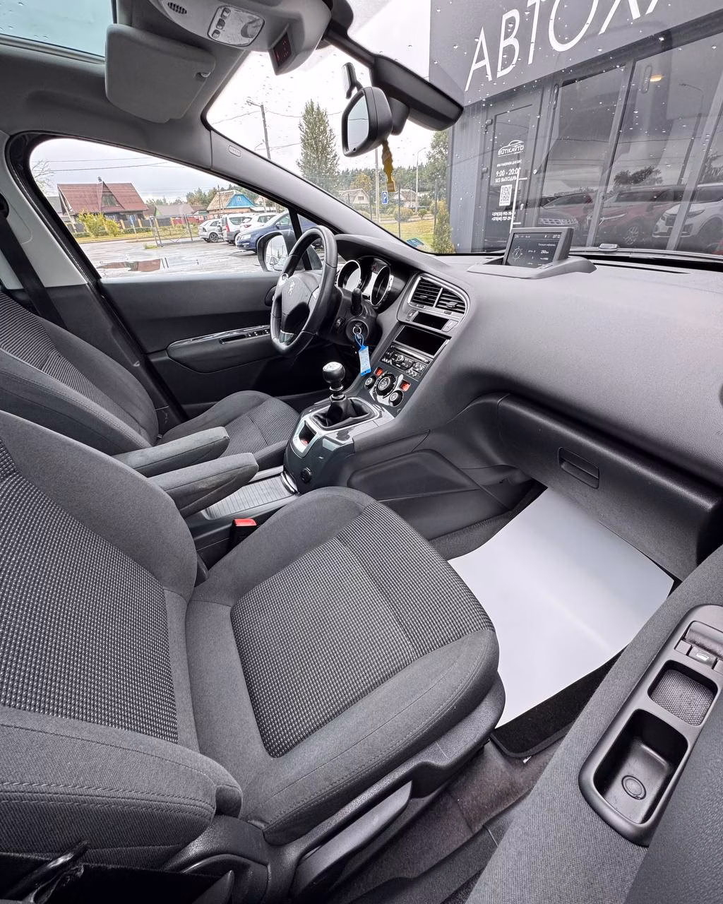Peugeot 5008 фото 12