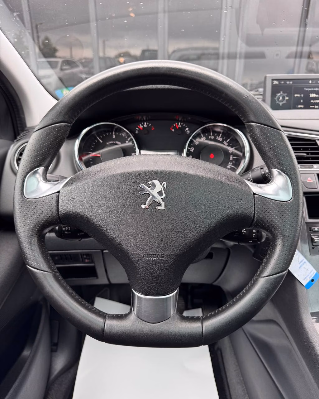 Peugeot 5008 фото 13