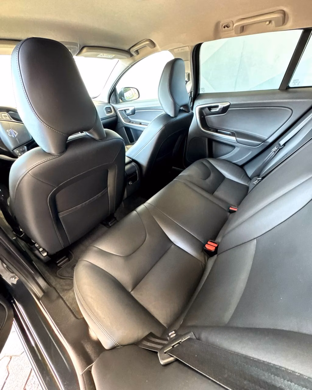 Volvo V60 фото 12