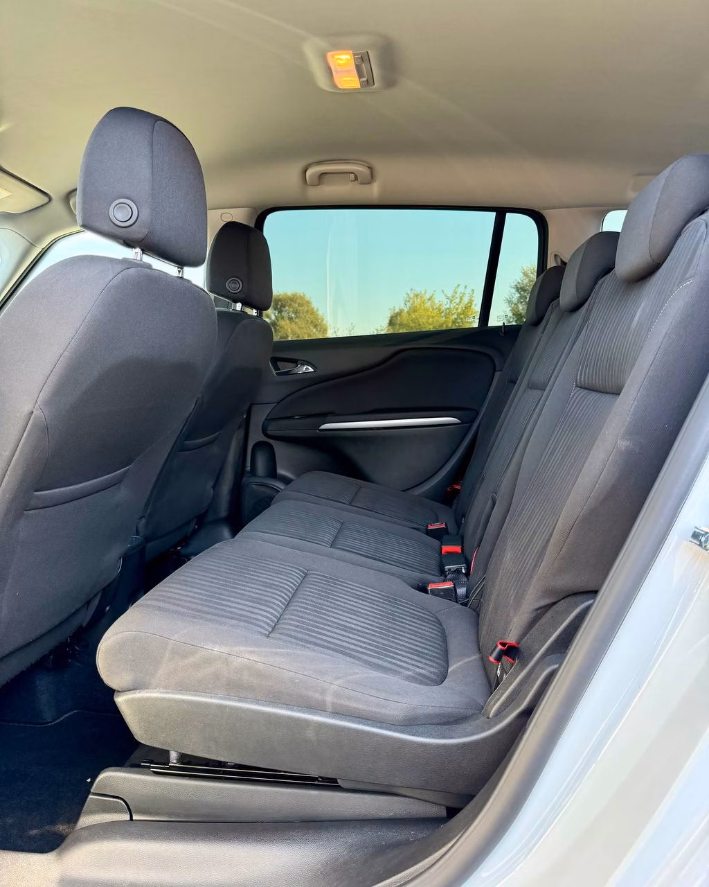 Opel Zafira фото 12