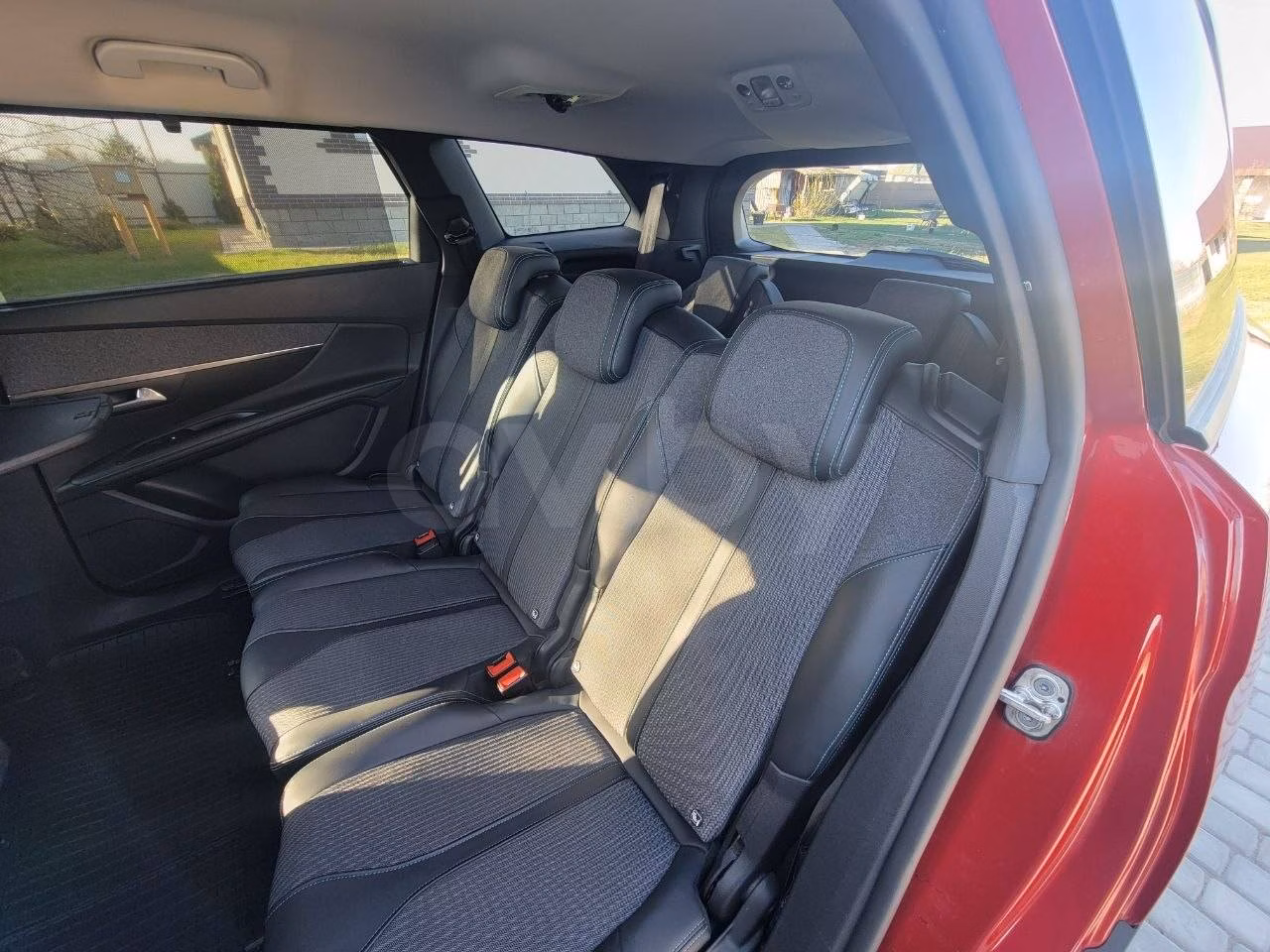 Peugeot 5008 фото 10