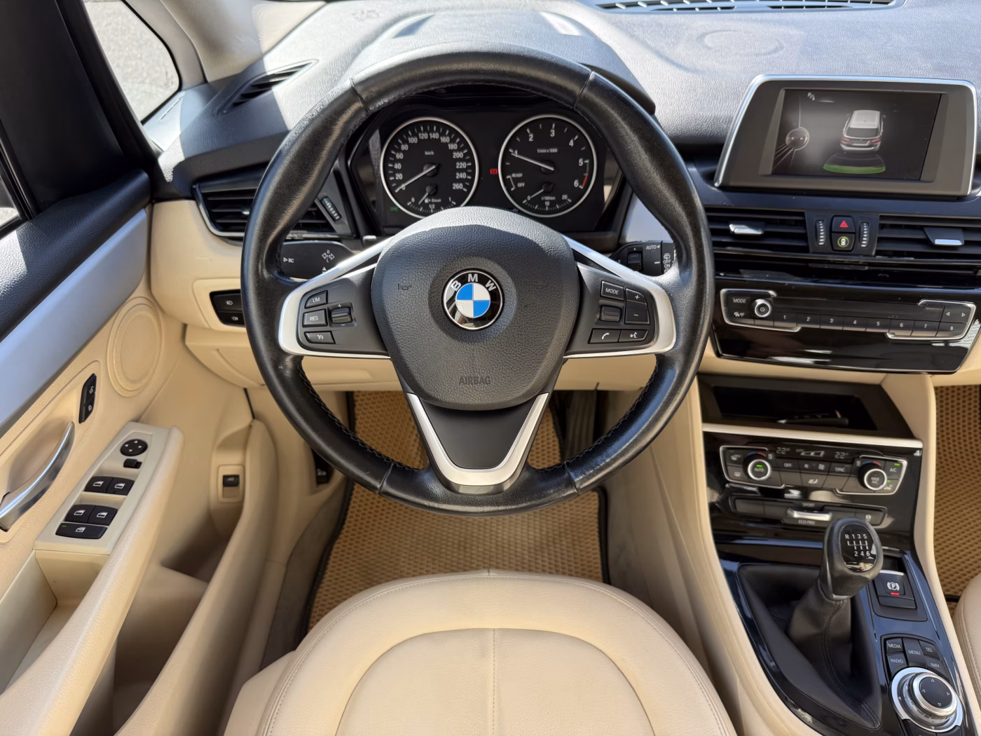 BMW 2 серия Active Tourer фото 21