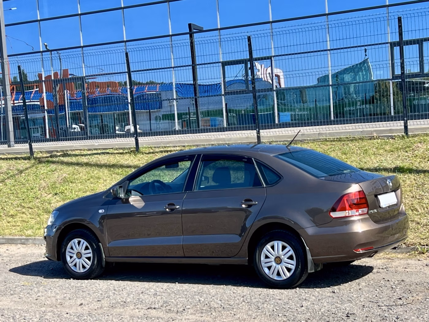 Volkswagen Polo Sedan фото 7