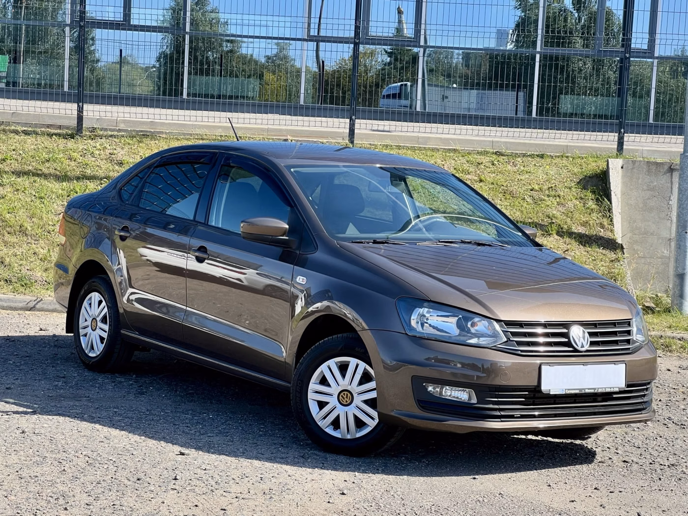 Volkswagen Polo Sedan фото 3